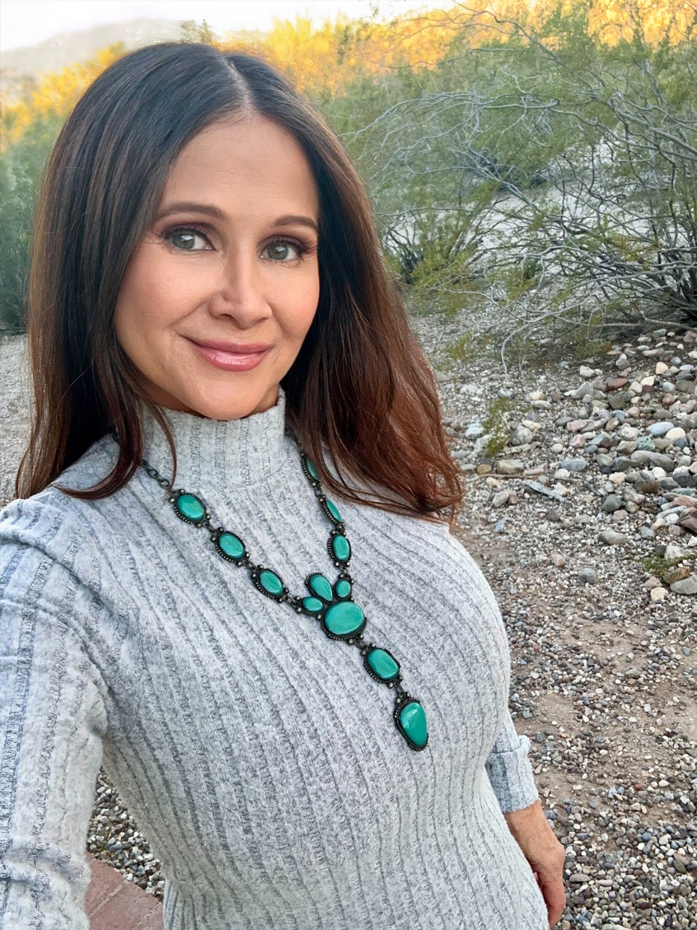 Turquoise Colored Tree Sap Necklace 12 ST