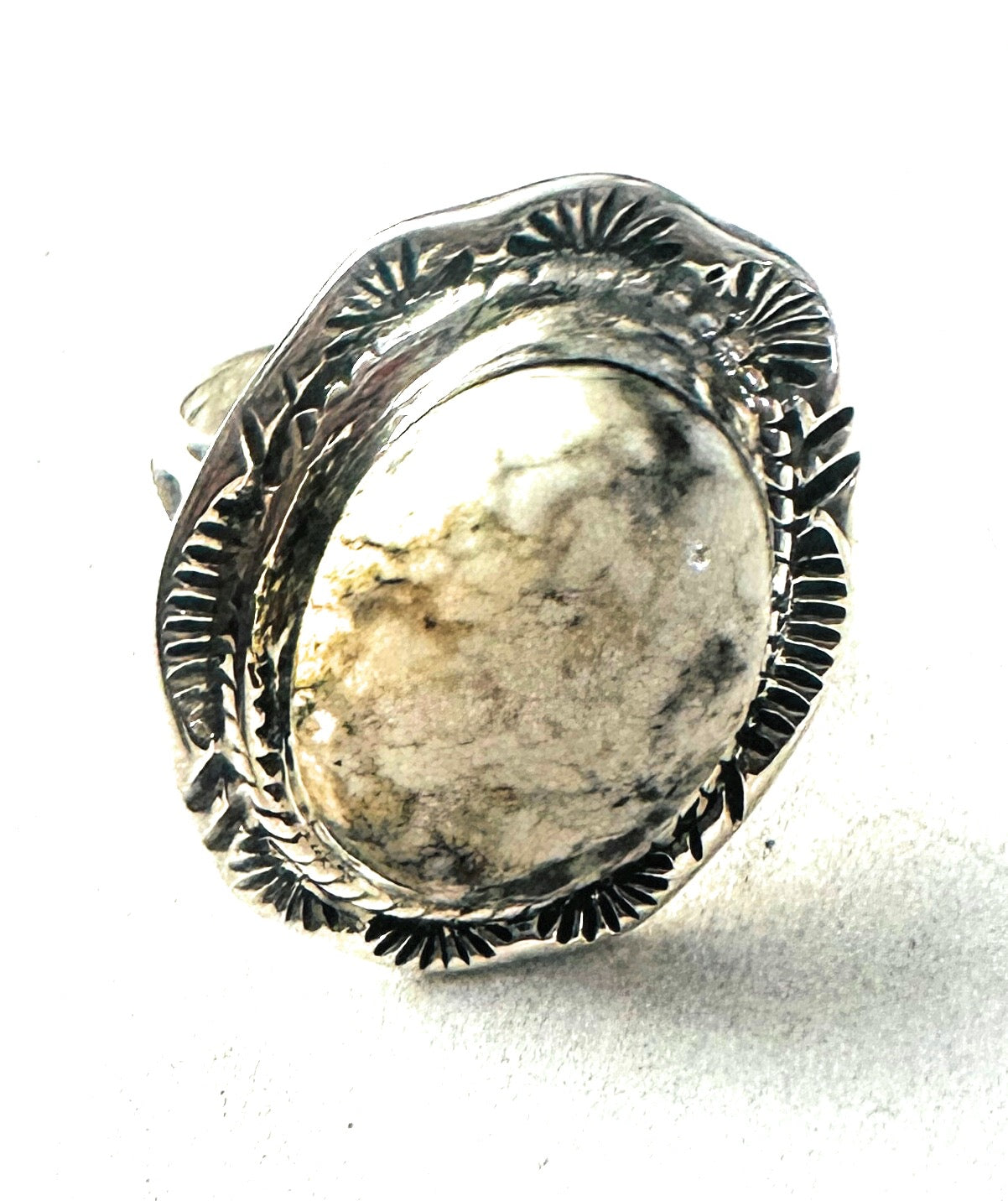 Navajo Sterling Silver And White Buffalo Ring Size 6