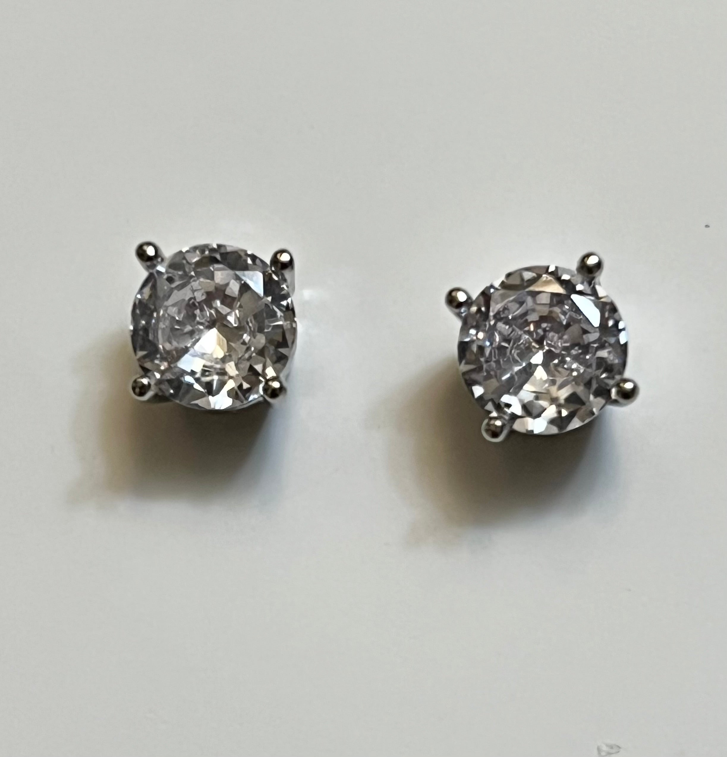 Silver Plated CZ Round Crown Shaped Stud 8mm Earrings
