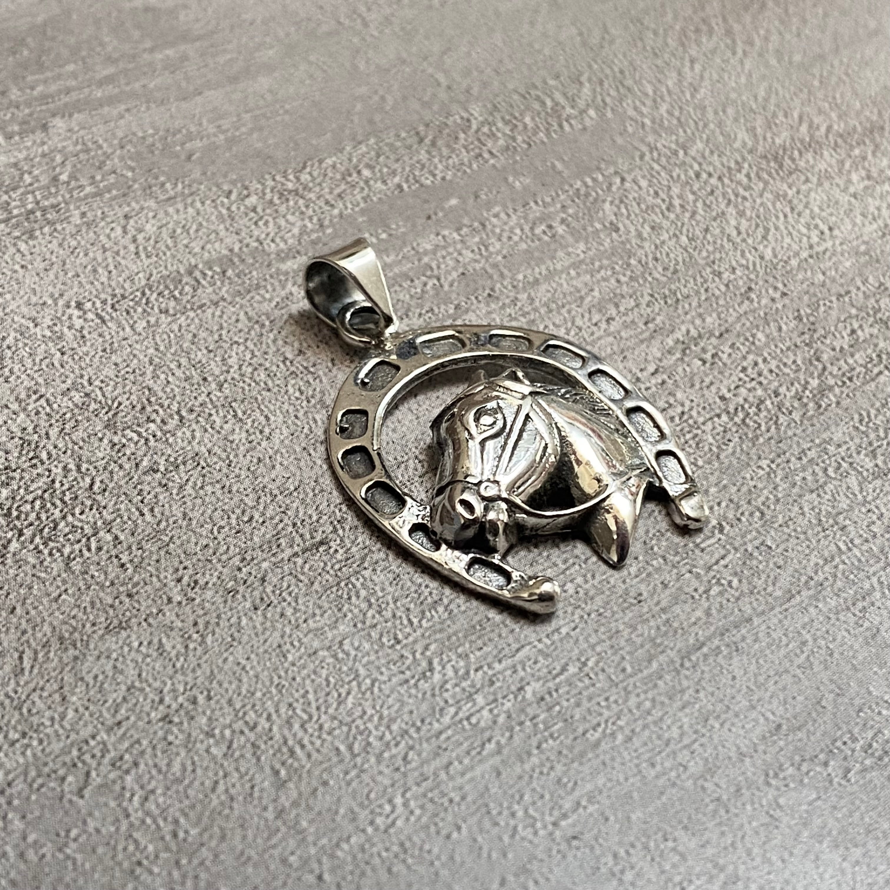 Sterling Silver Horse Shoe Pendant