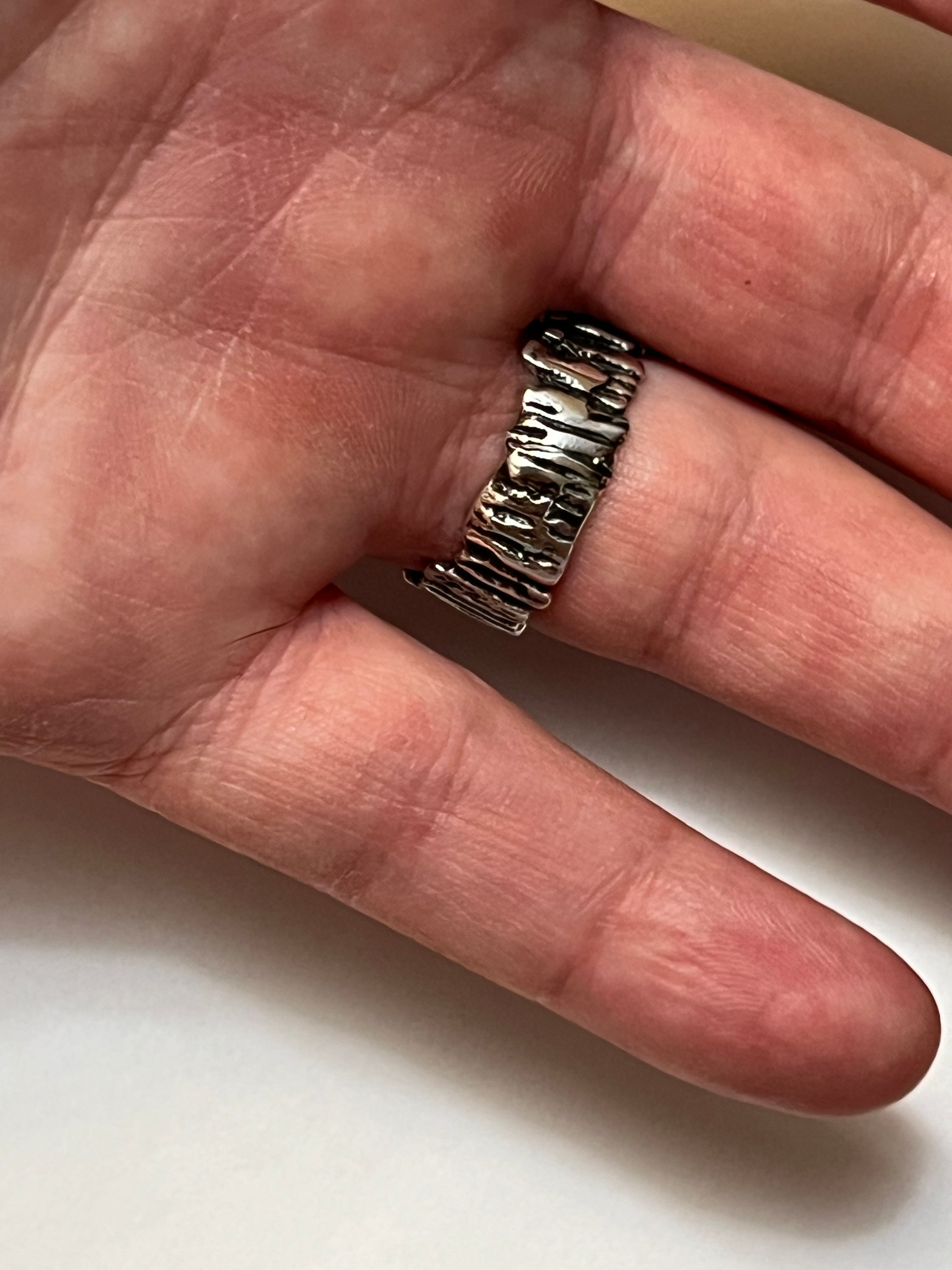 TEXTURED BRANCHES RING