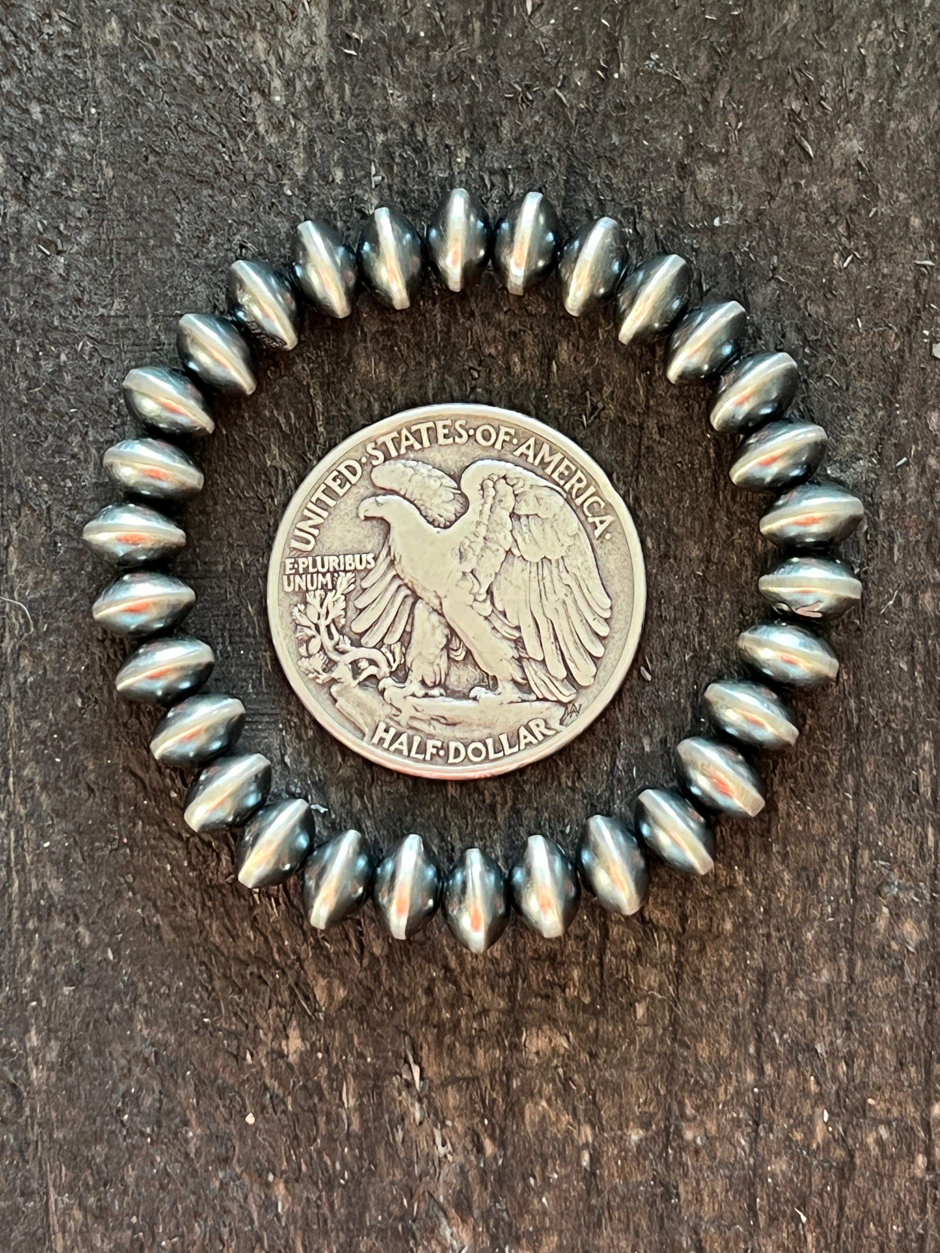 Handcrafted Vinita Cowboy Handcrafted Sterling Silver Stretch 8mm Saucer Pearl Bracelet