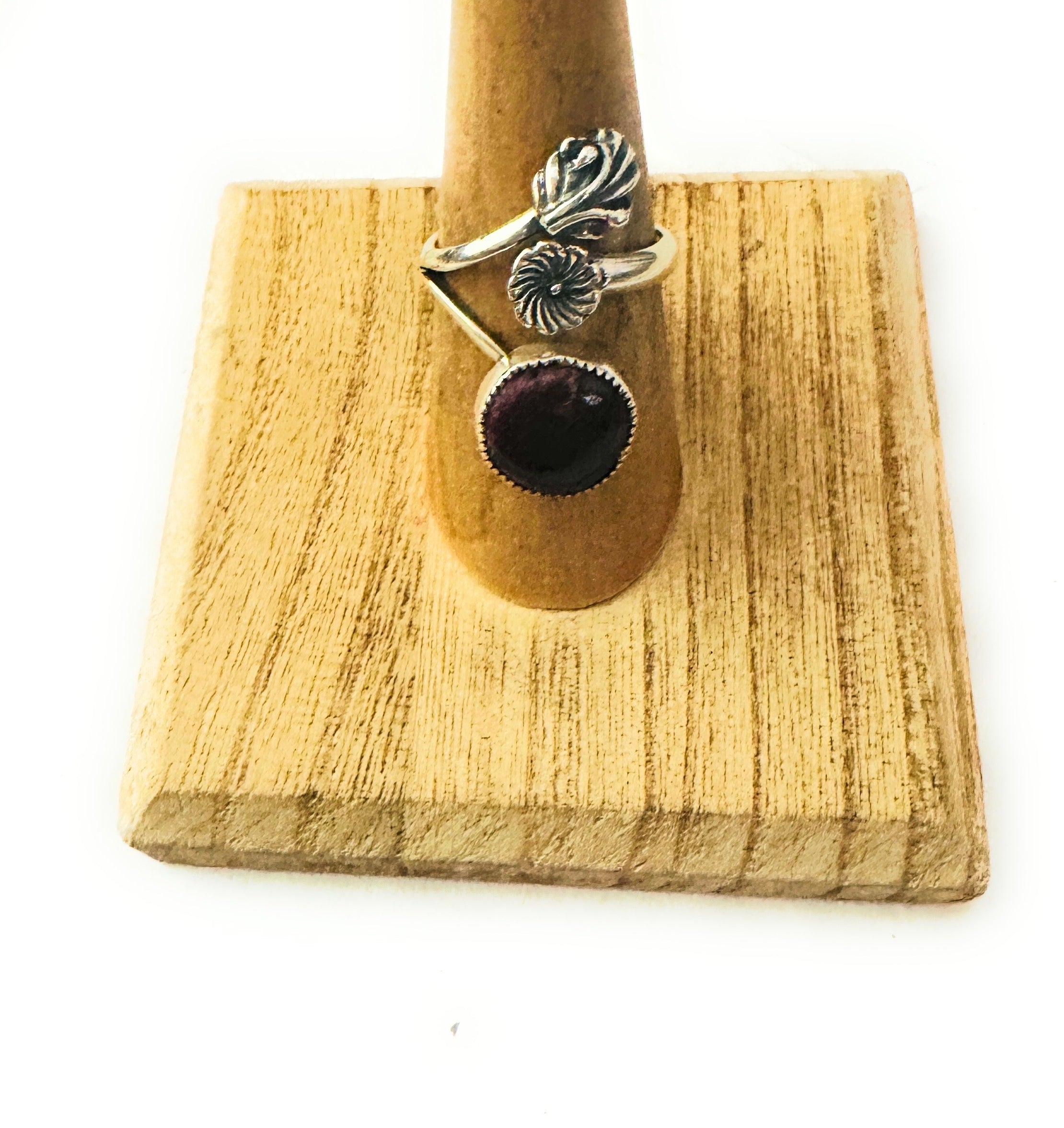 Navajo Purple Spiny & Sterling Silver Flower Ring Size 7.75