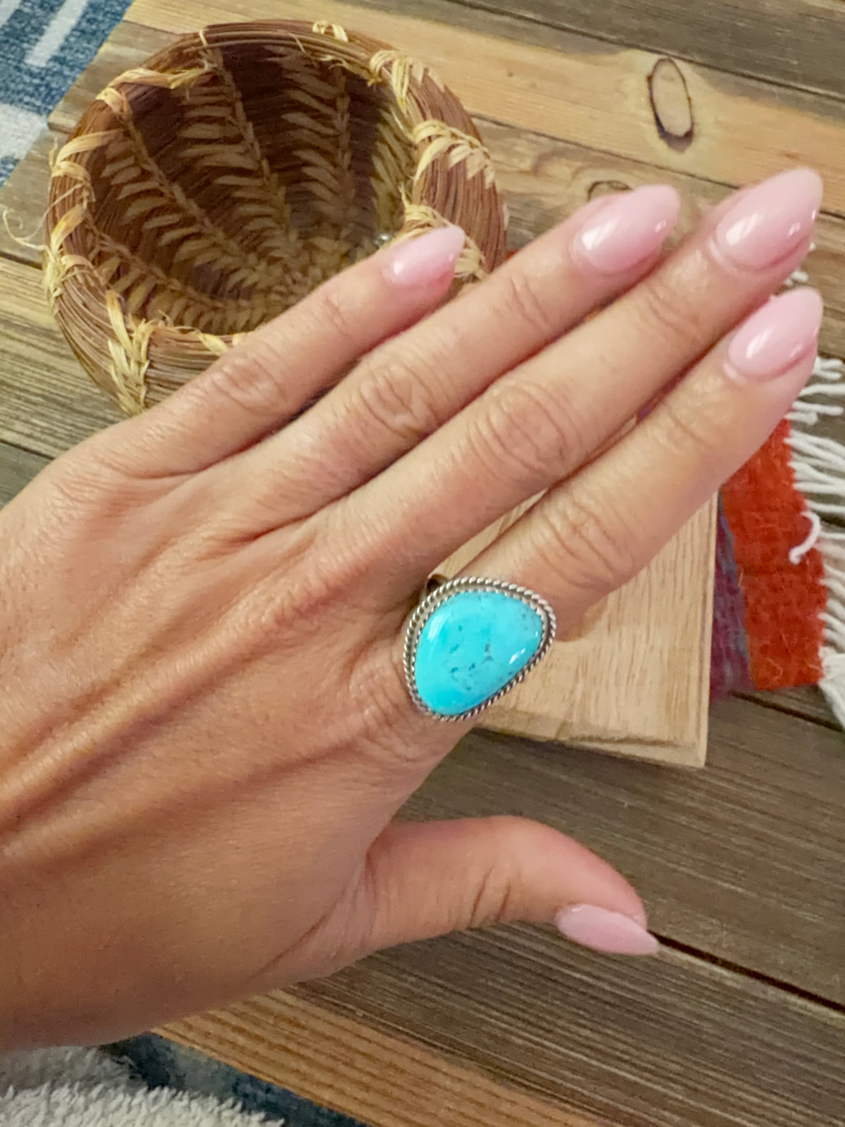 Old Pawn Handcrafted Turquoise & Sterling Silver Ring Size 7.75