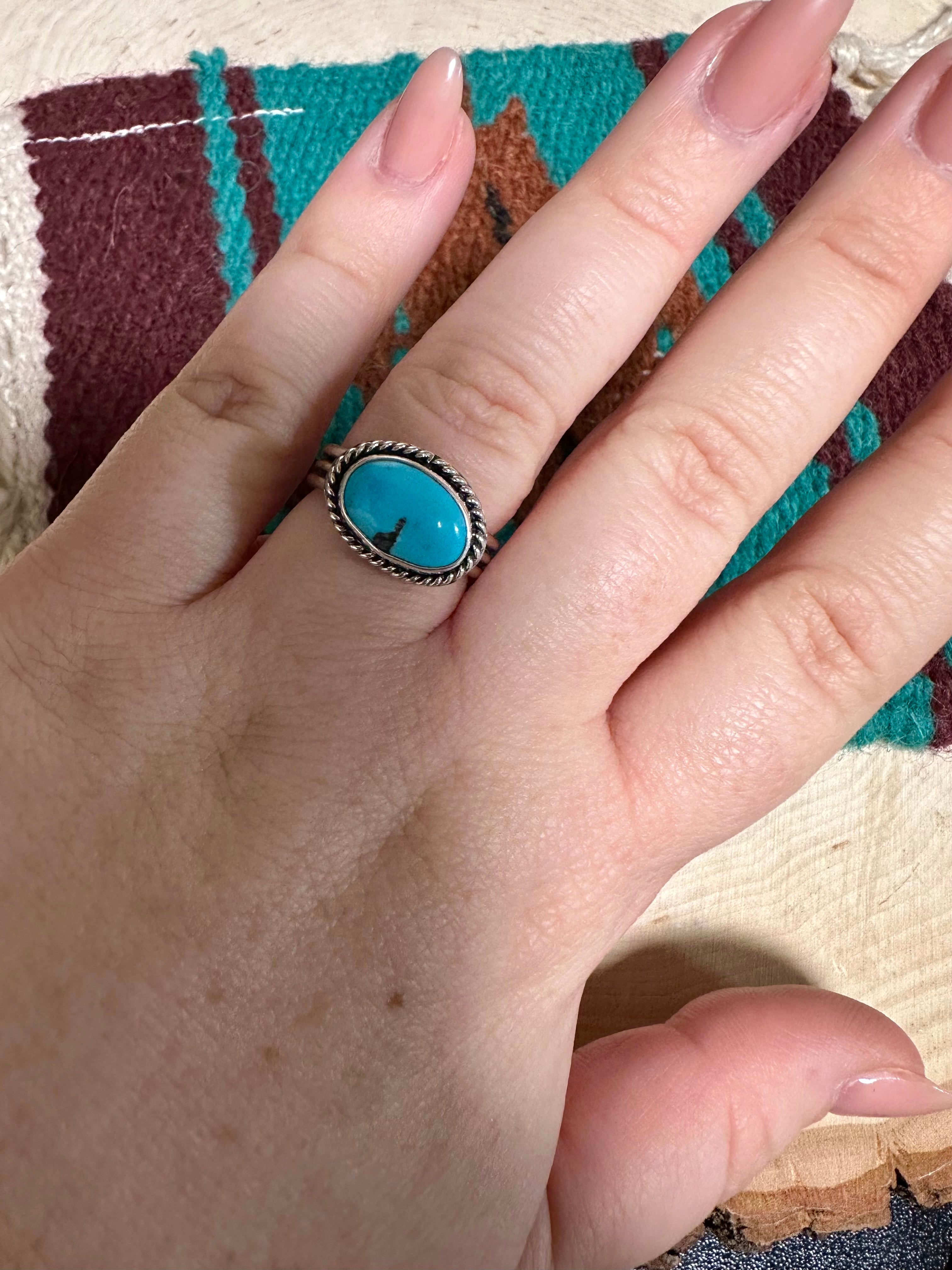 Beautiful Navajo Sterling Silver & Turquoise Single Stone Ring Signed