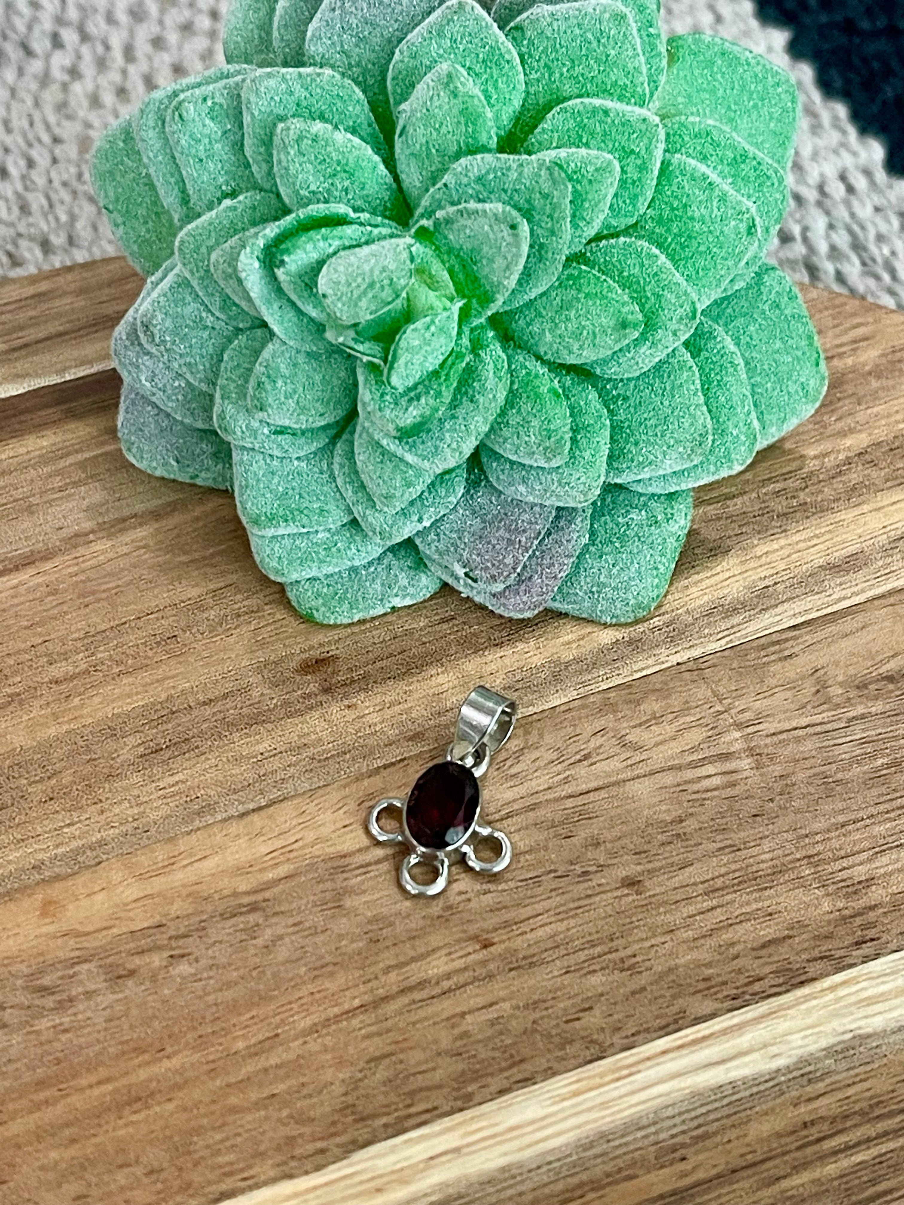 The Bijoux Vault Vintage Pendant