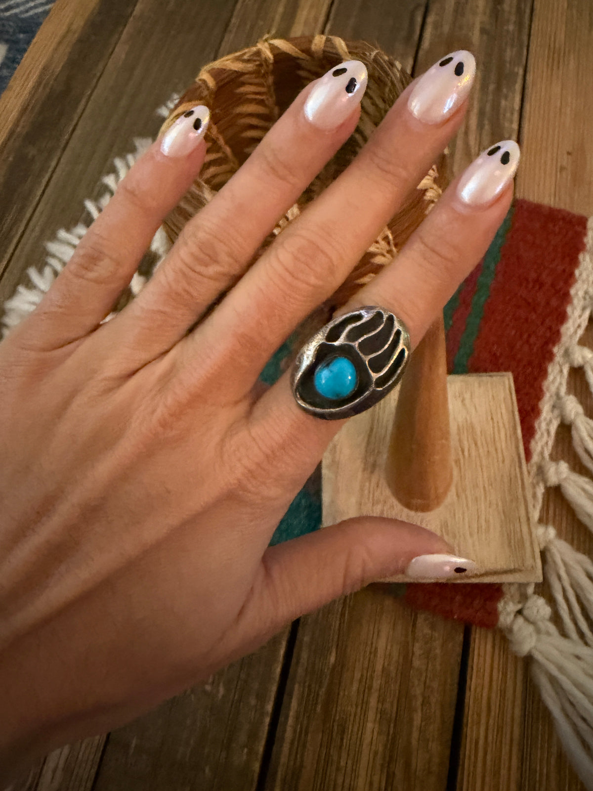 Old Pawn Handcrafted Turquoise & Sterling Silver Bear Paw Ring Size 4.25
