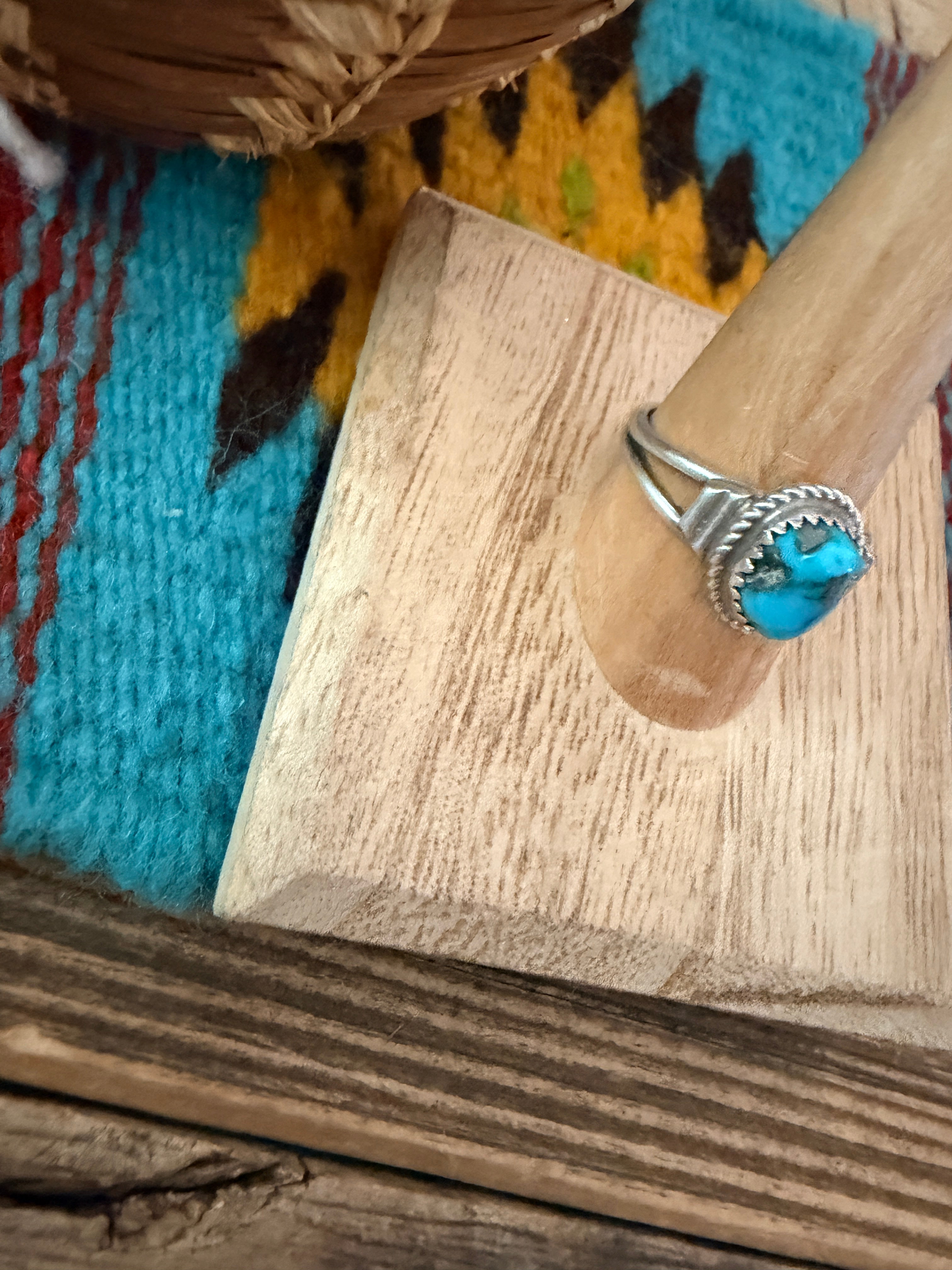 Old Pawn Handcrafted Turquoise & Sterling Silver Ring Size 9.25