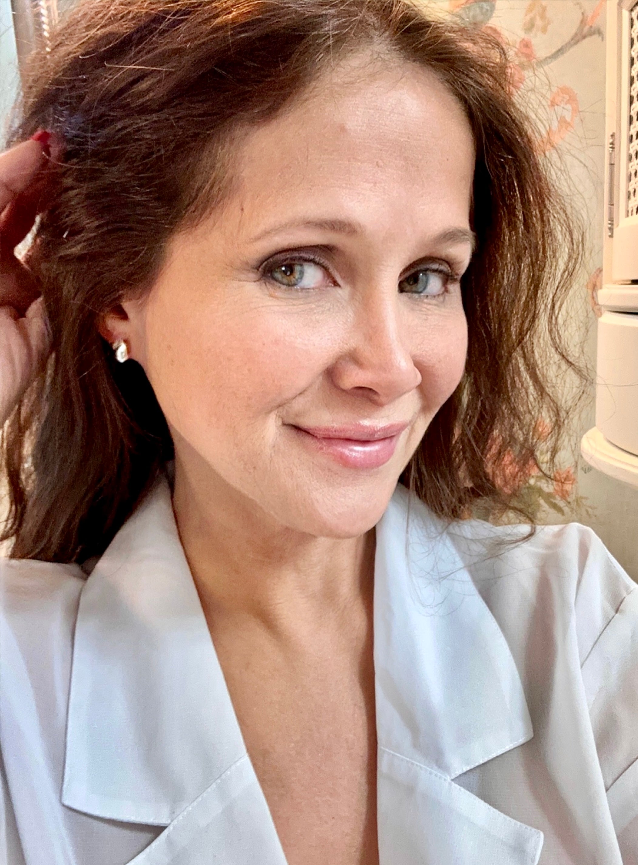 Dainty Teardrop Stud Earrings