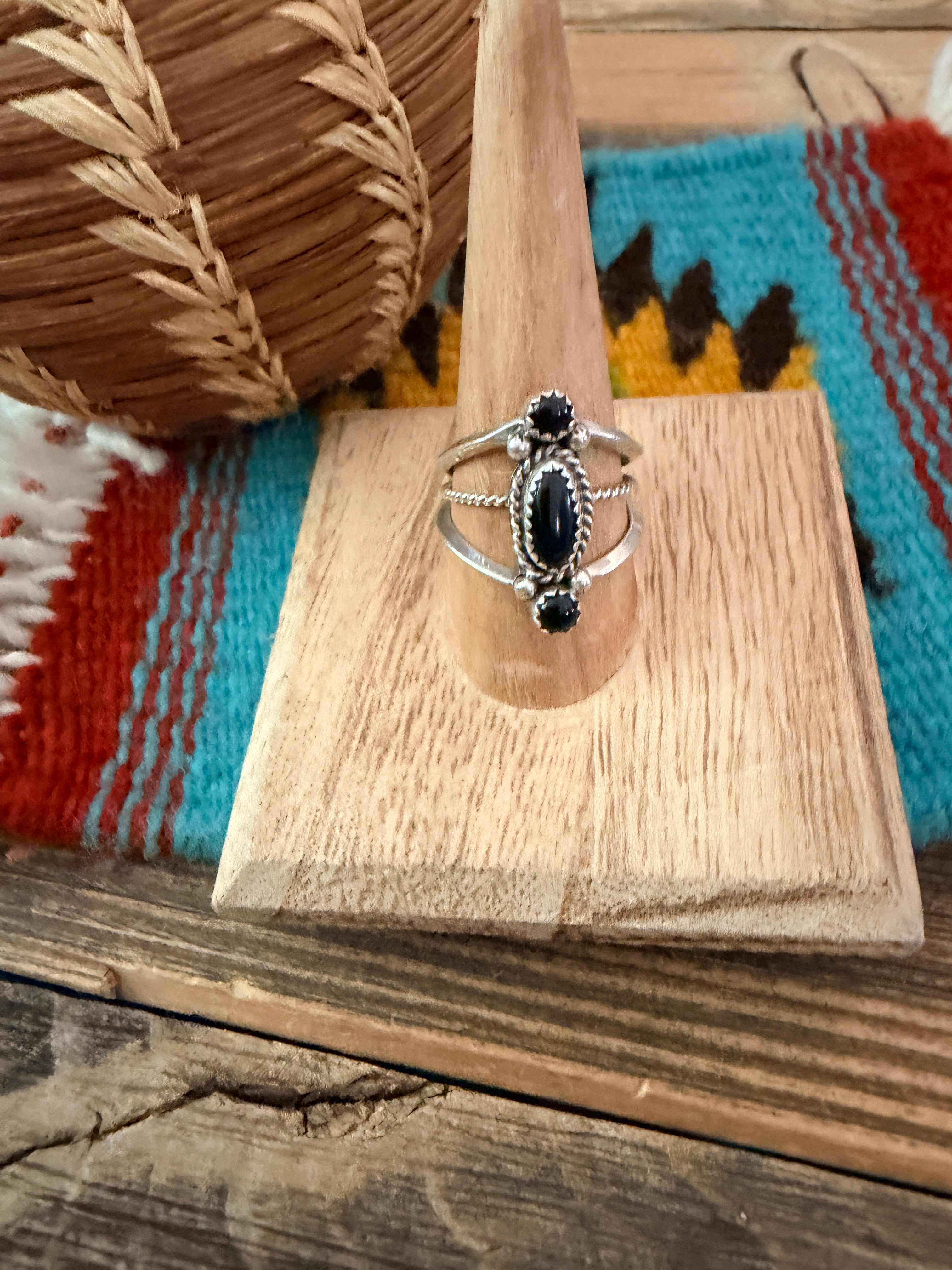 Old Pawn Handcrafted Onyx & Sterling Silver Ring Size 8.5