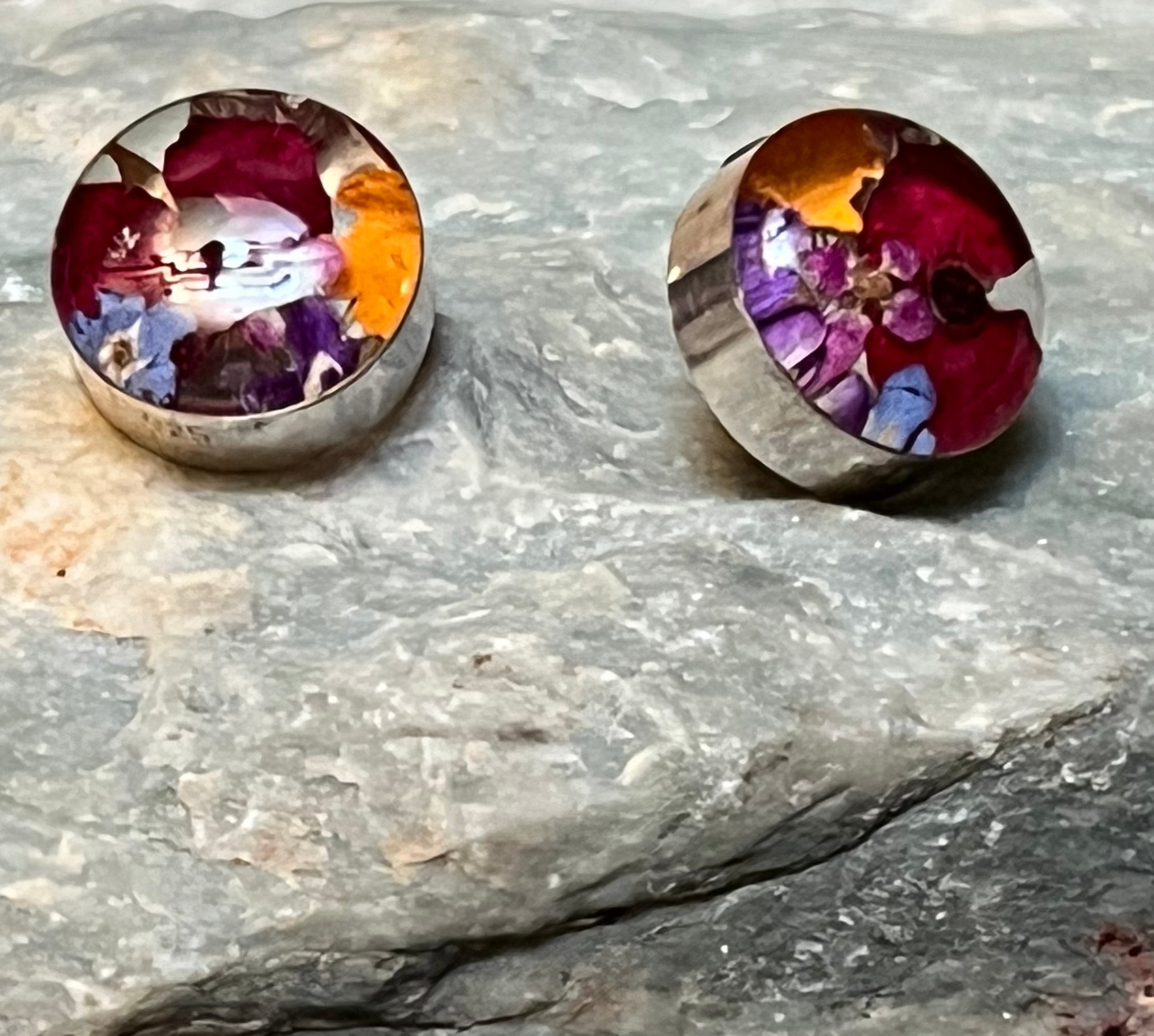 Primavera Small Round Earrings on Post