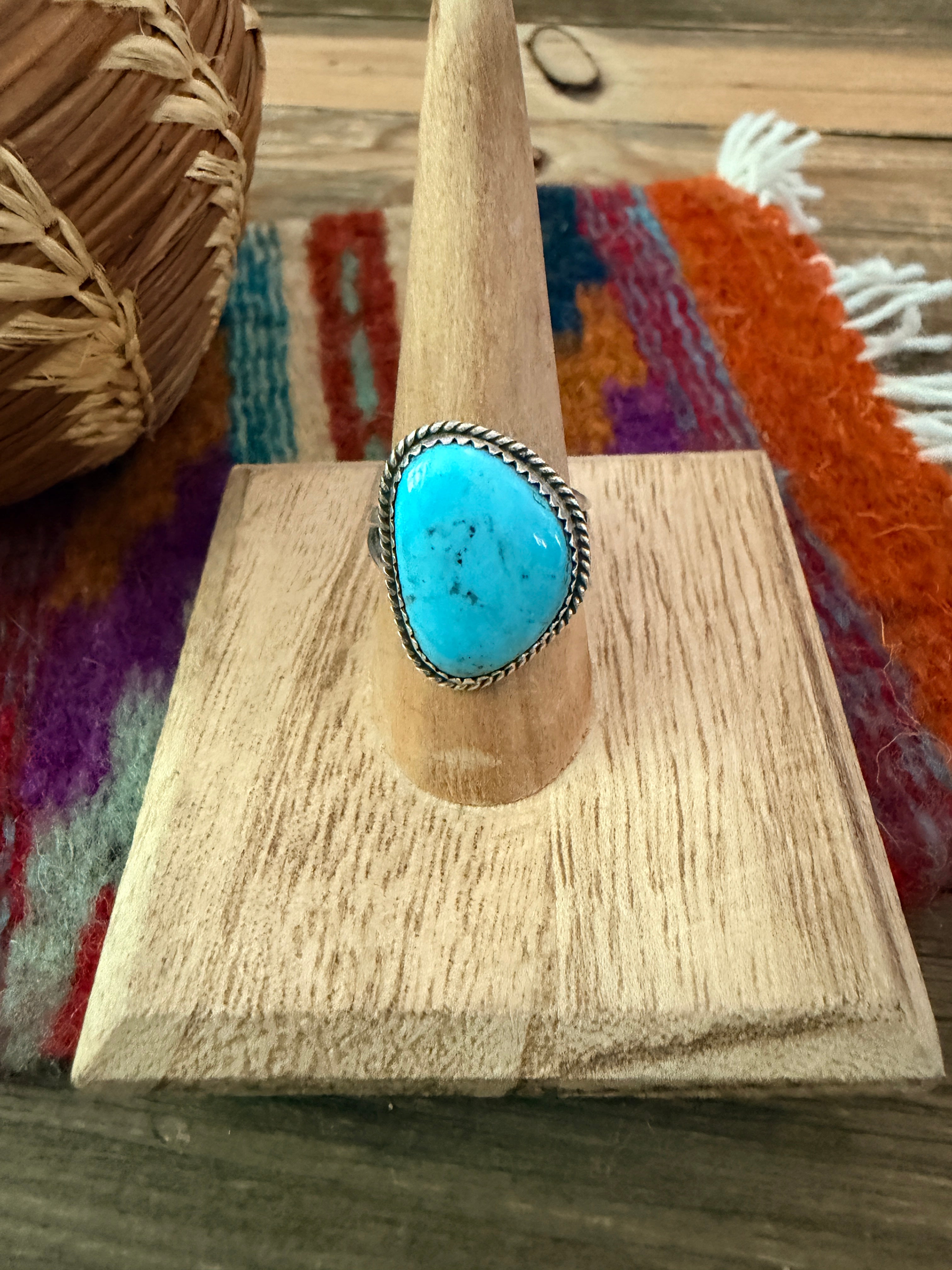 Old Pawn Handcrafted Turquoise & Sterling Silver Ring Size 7.75