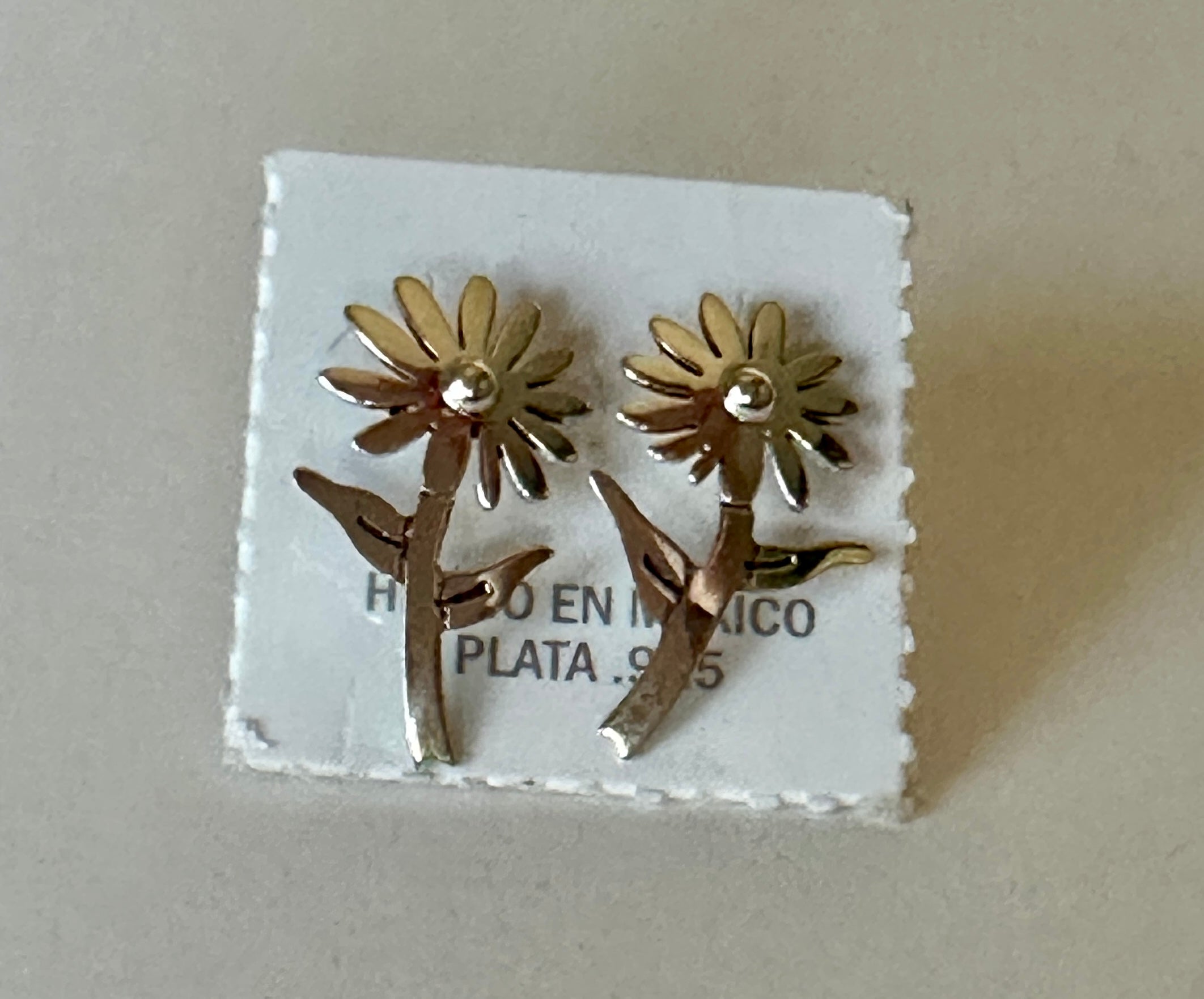 Flower w/ Stem Earrings on Post