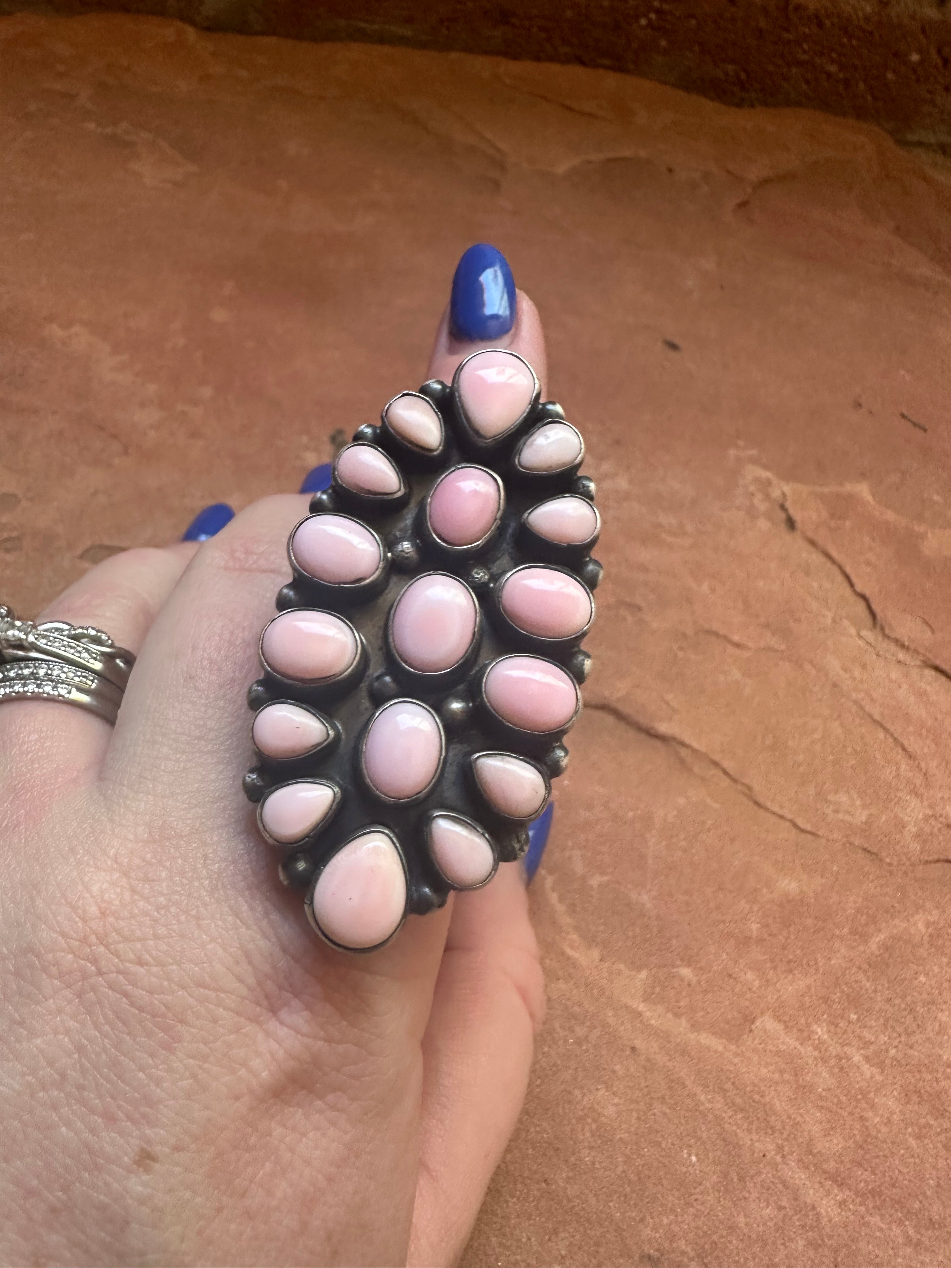 Gorgeous Navajo Pink Conch And Sterling Silver Ring Signed Bobby Johnson