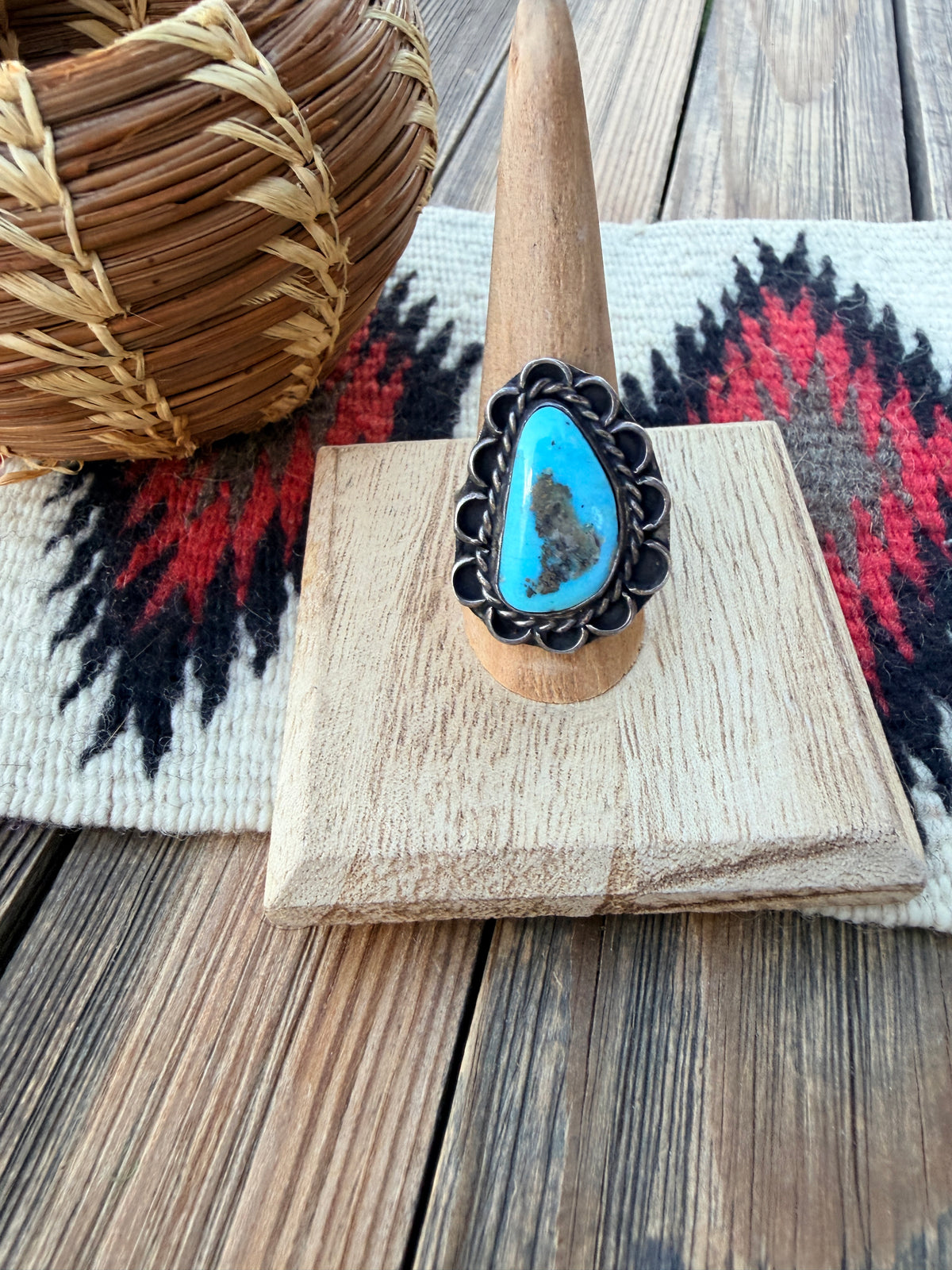 Old Pawn Handcrafted Turquoise & Sterling Silver Ring Size 9