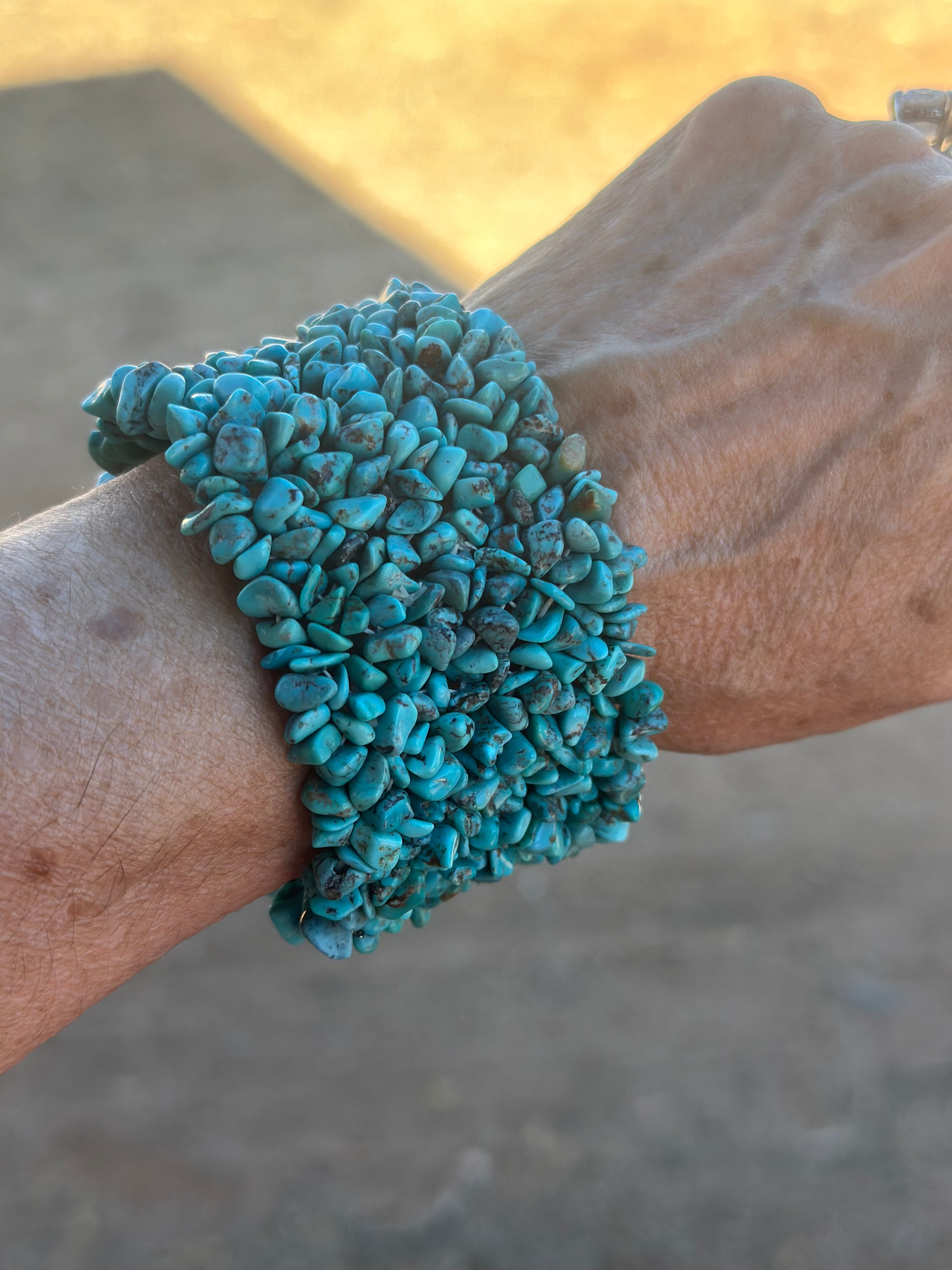 Handmade Chip Turquoise Elastic Bracelet
