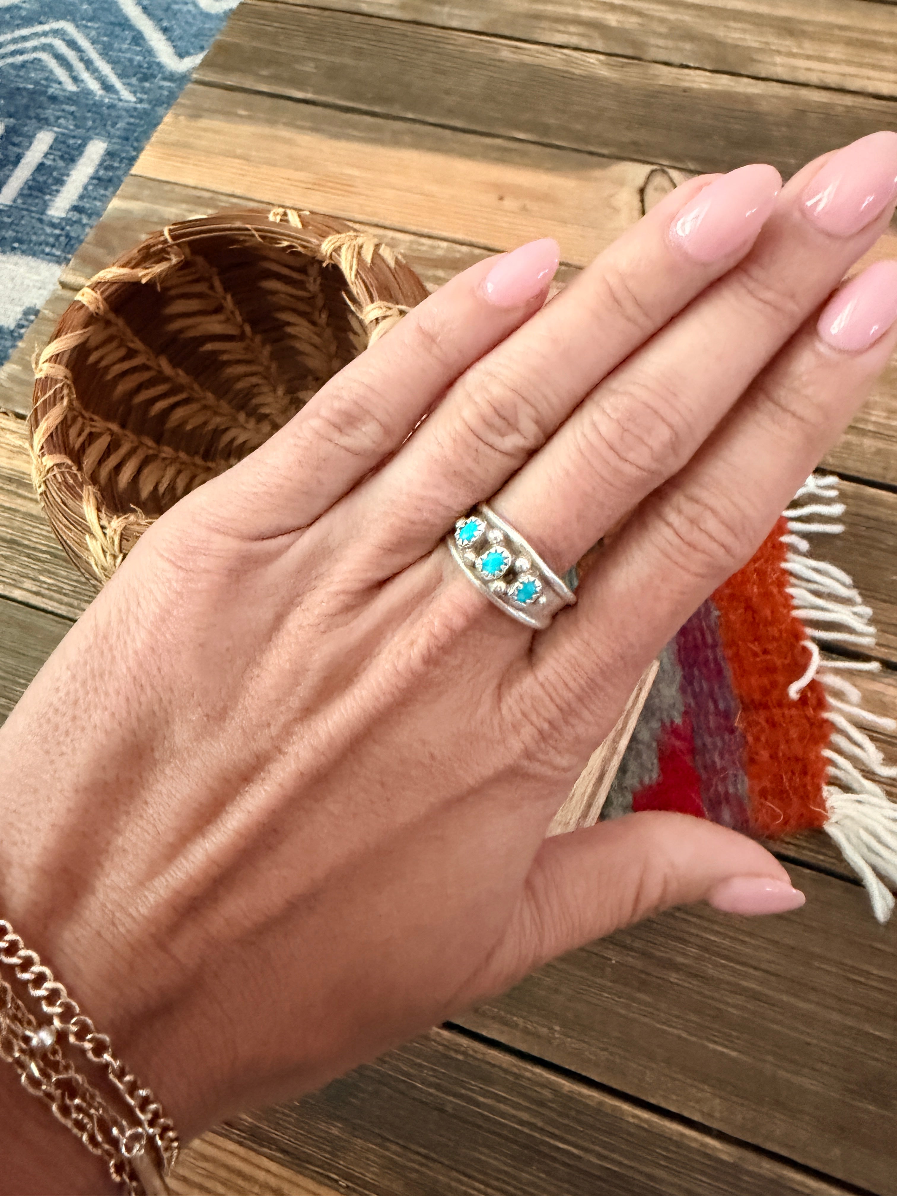 Old Pawn Handcrafted Turquoise & Sterling Silver Band Ring Size 9.5