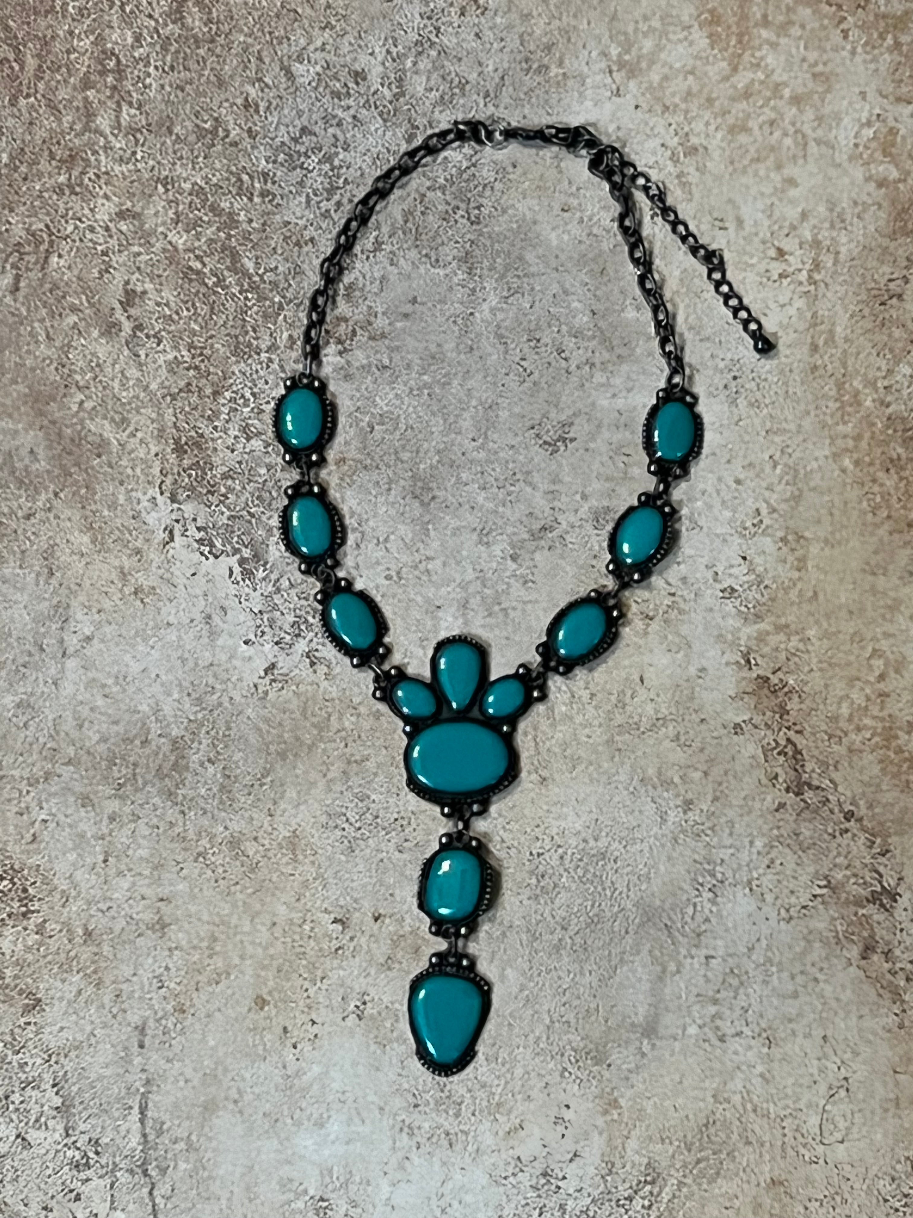 Turquoise Colored Tree Sap Necklace 12 ST