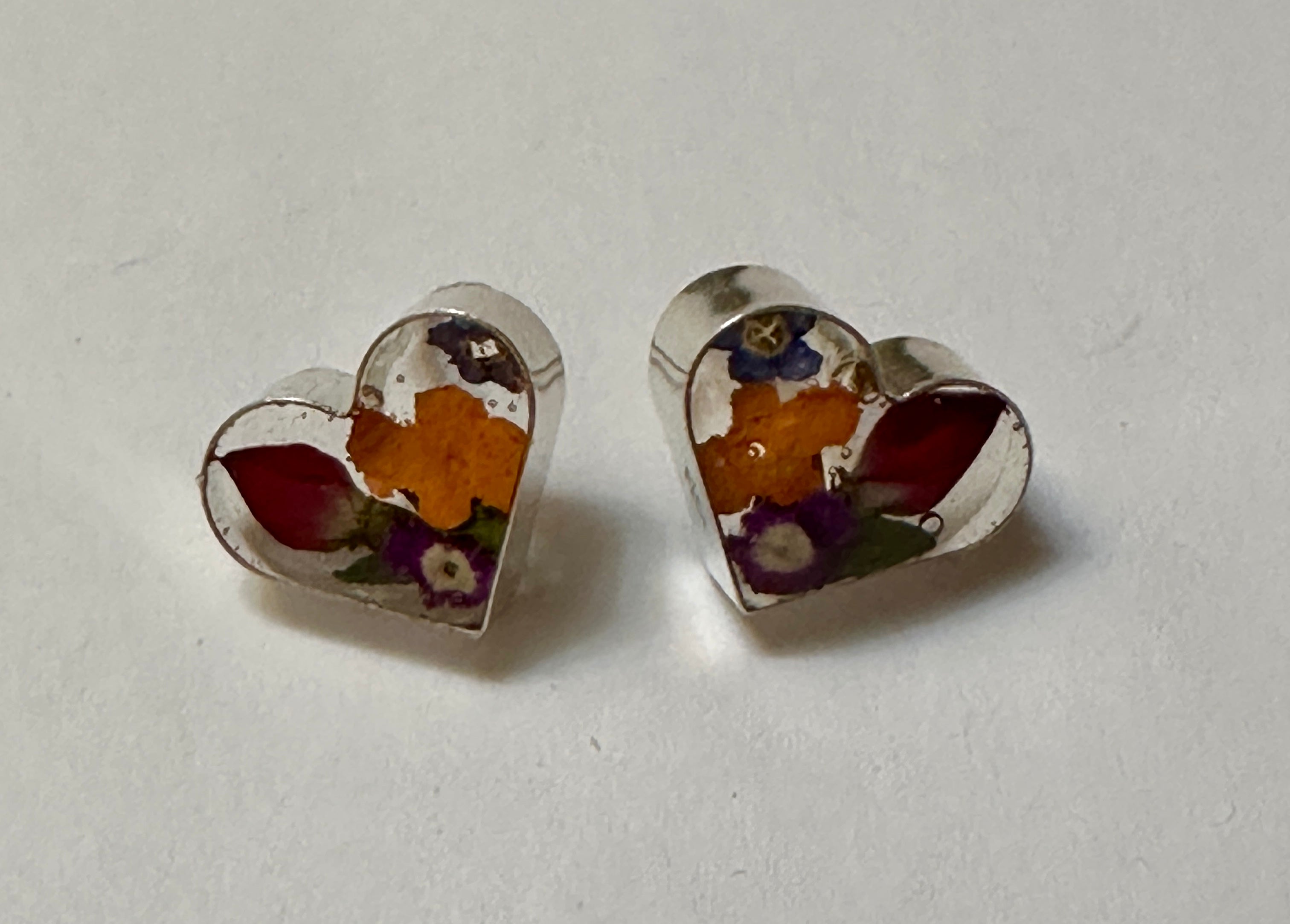 Primavera Rosebud Earrings Heart on Post