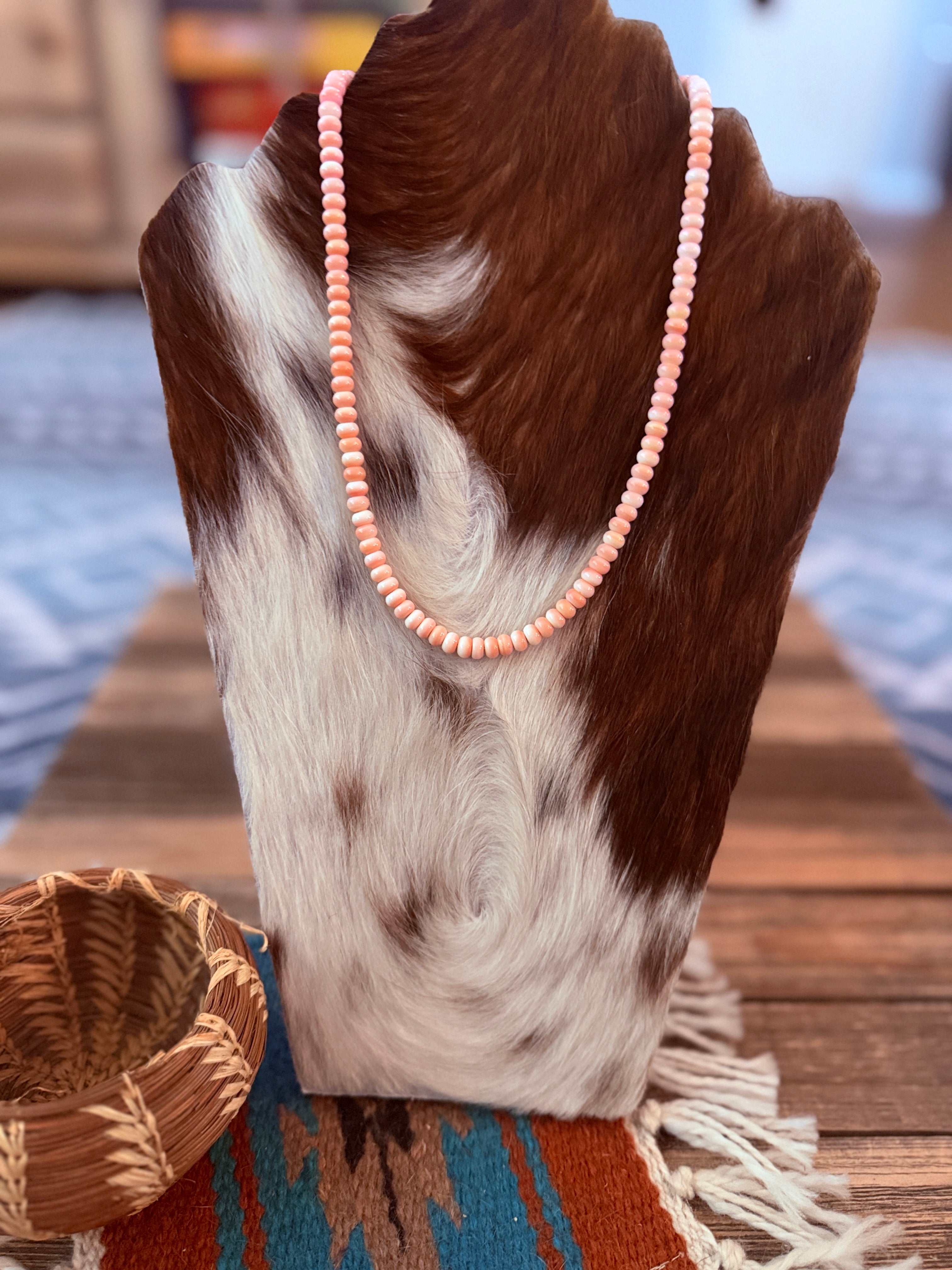 Handcrafted 5mm Queen Pink Conch 18” Beaded Necklace