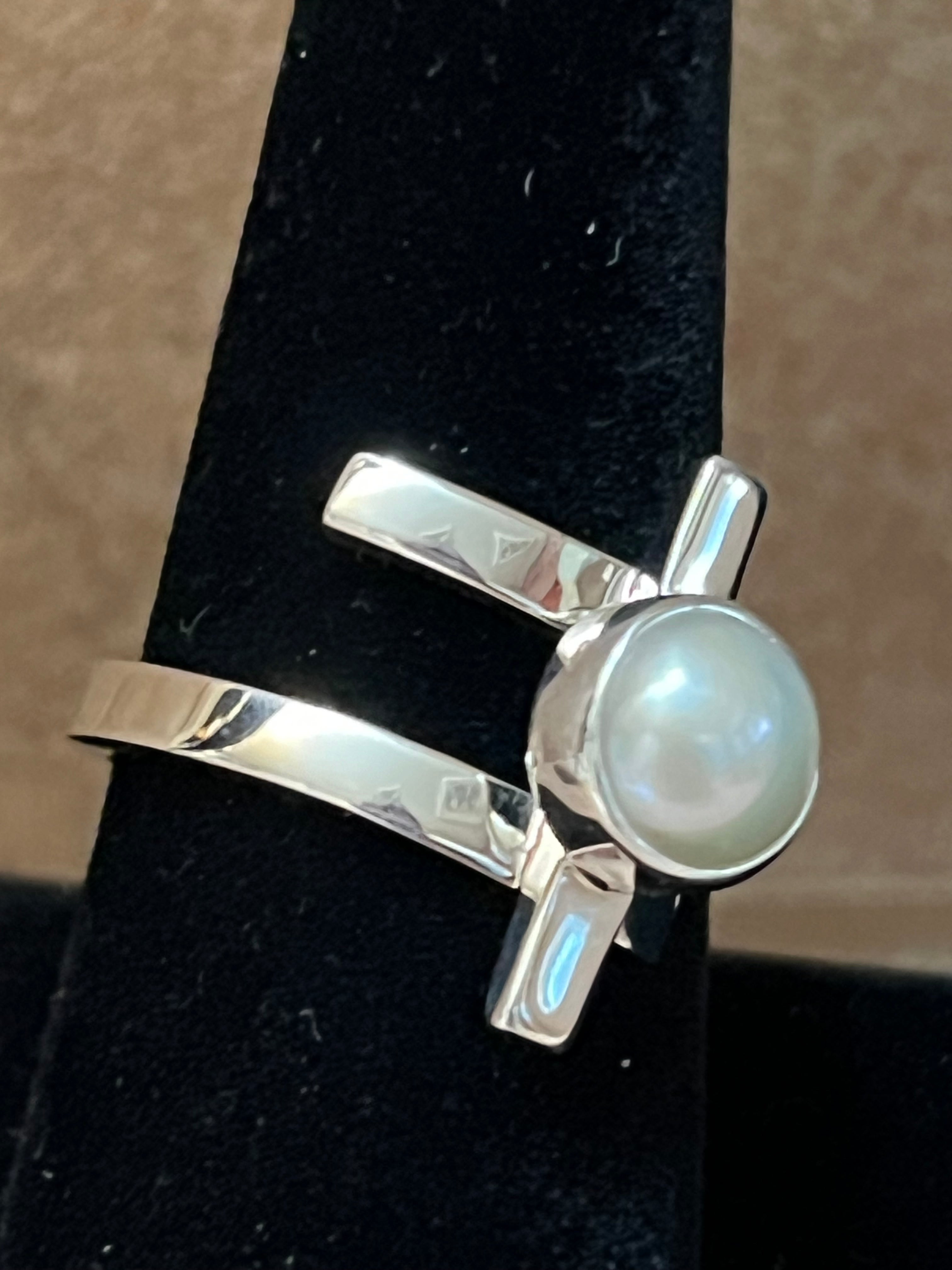 WRAP RING W/ PEARL CENTER