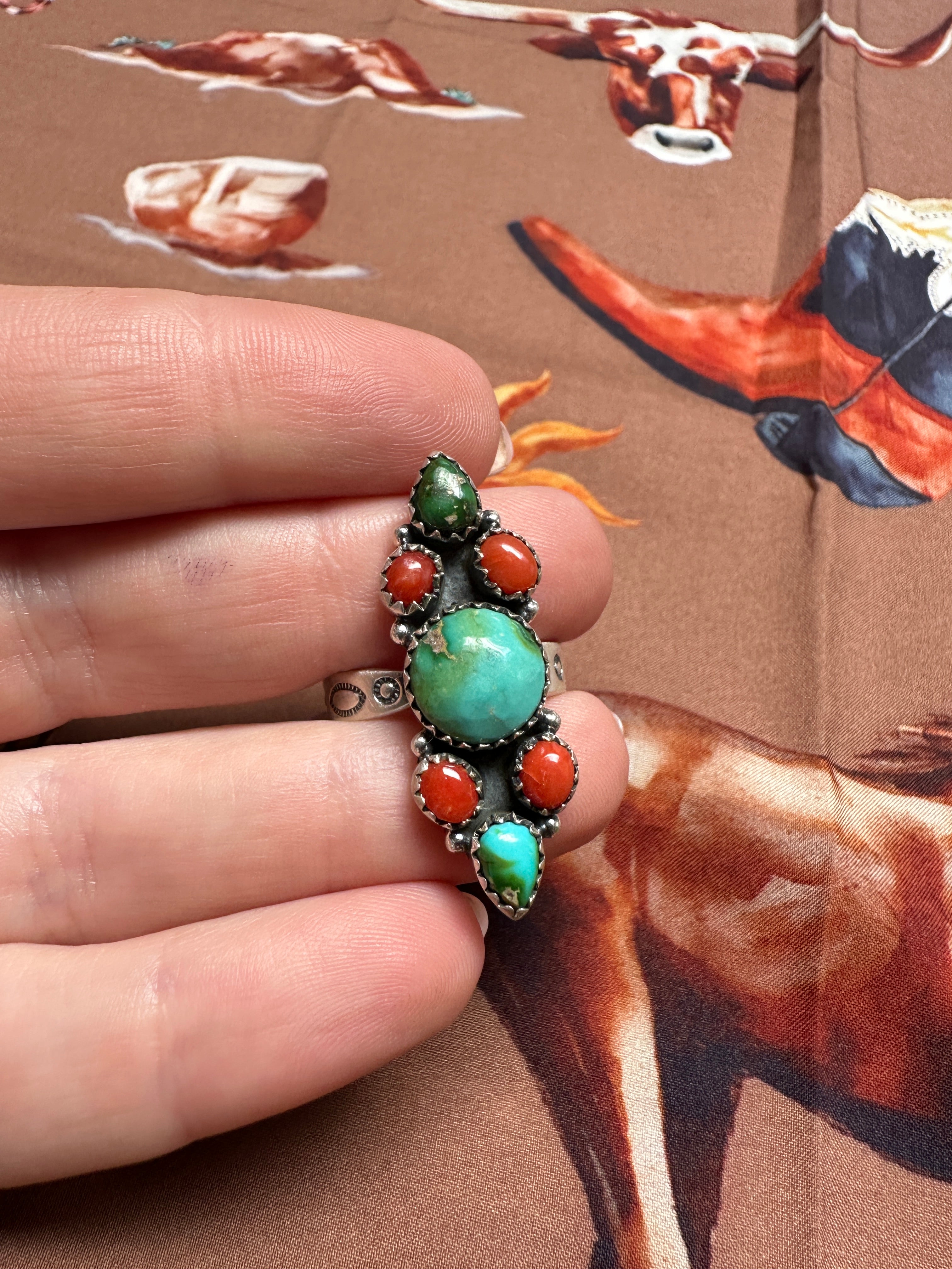 RING - VINTAGE/NATIVE STYLE Sterling Turquoise & Coral fashion Ring