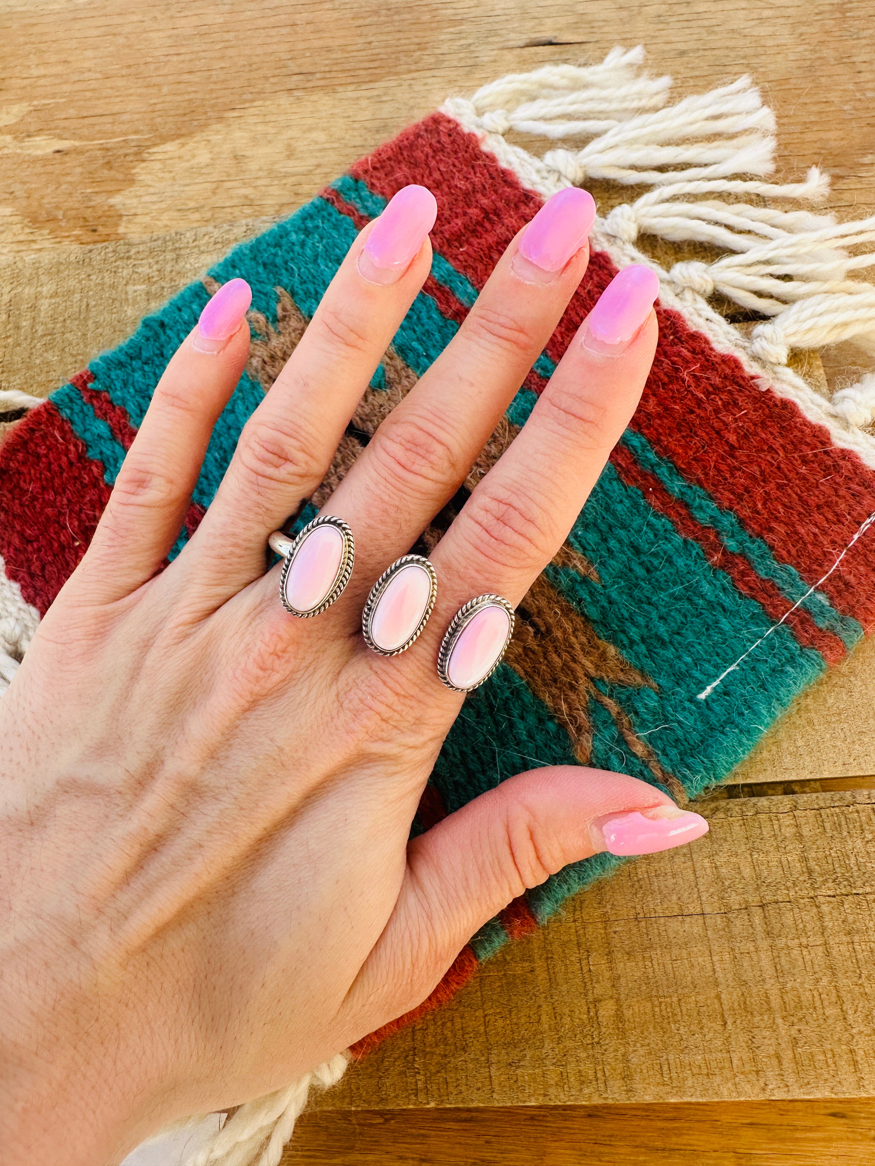 Navajo Queen Pink Conch & Sterling Silver Adjustable Knuckle Ring