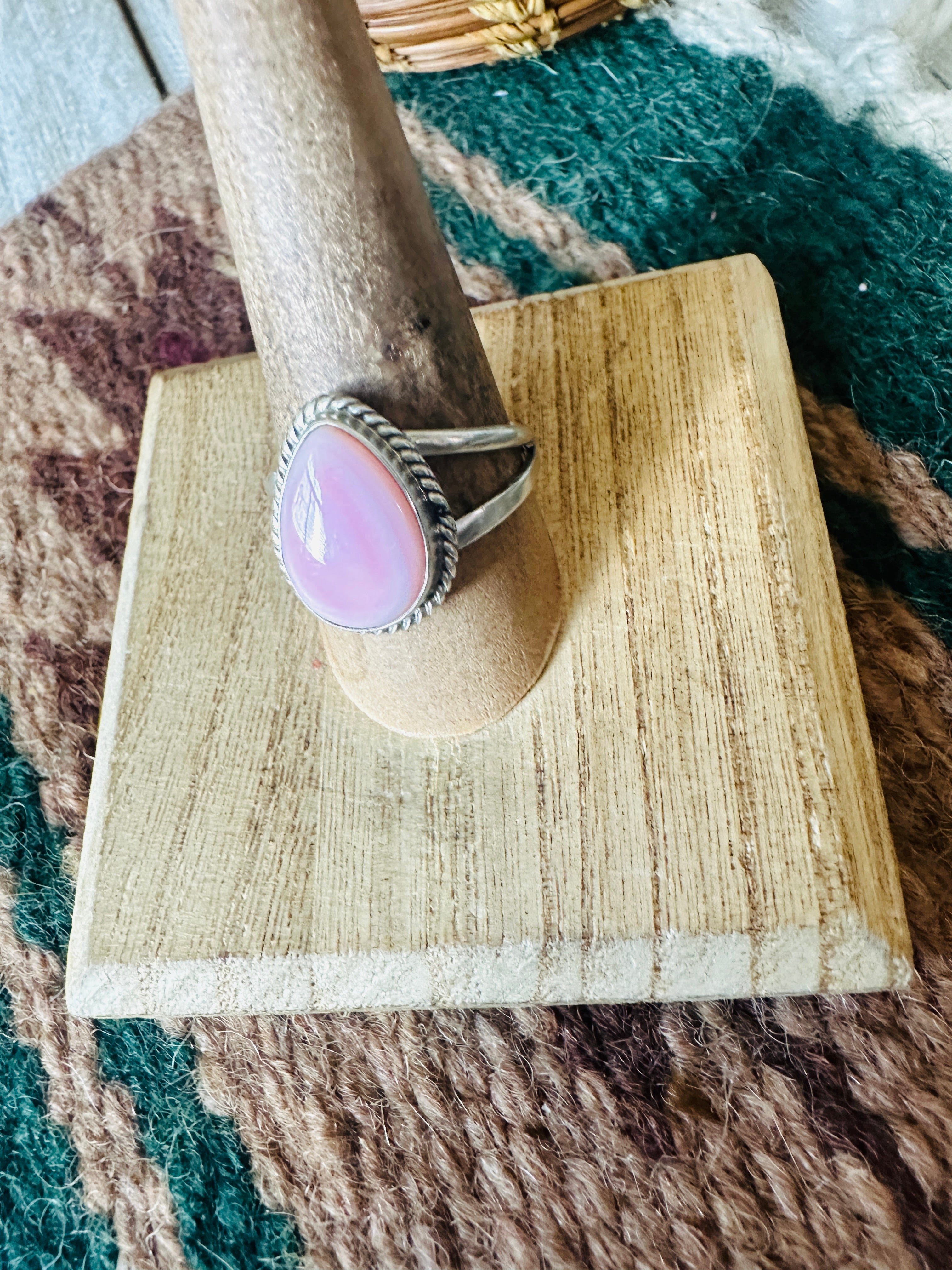 Navajo Sterling Silver & Queen Pink Conch Shell Teardrop Ring Size 9