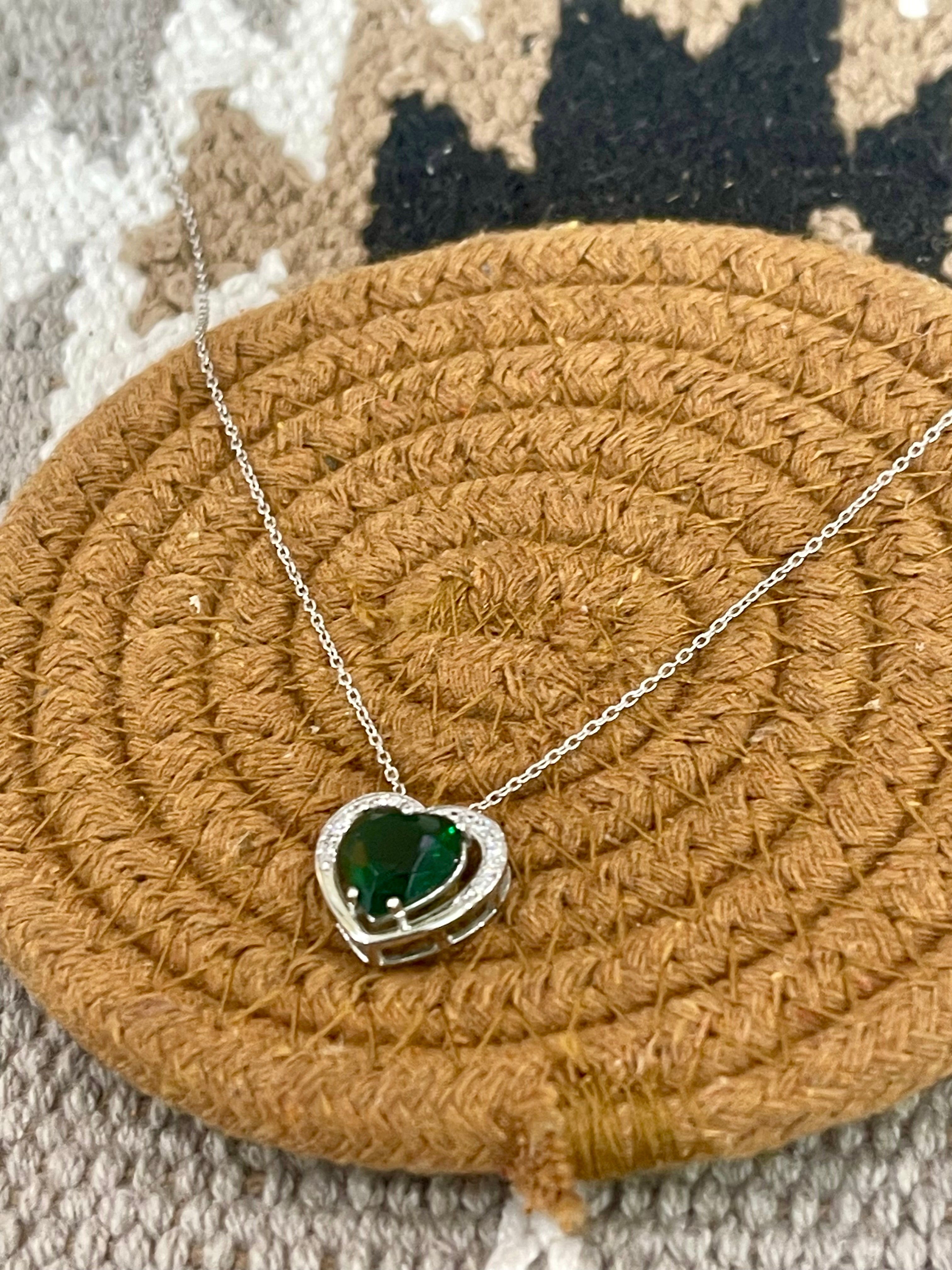 The Bijoux Vault Vintage Heart Necklace