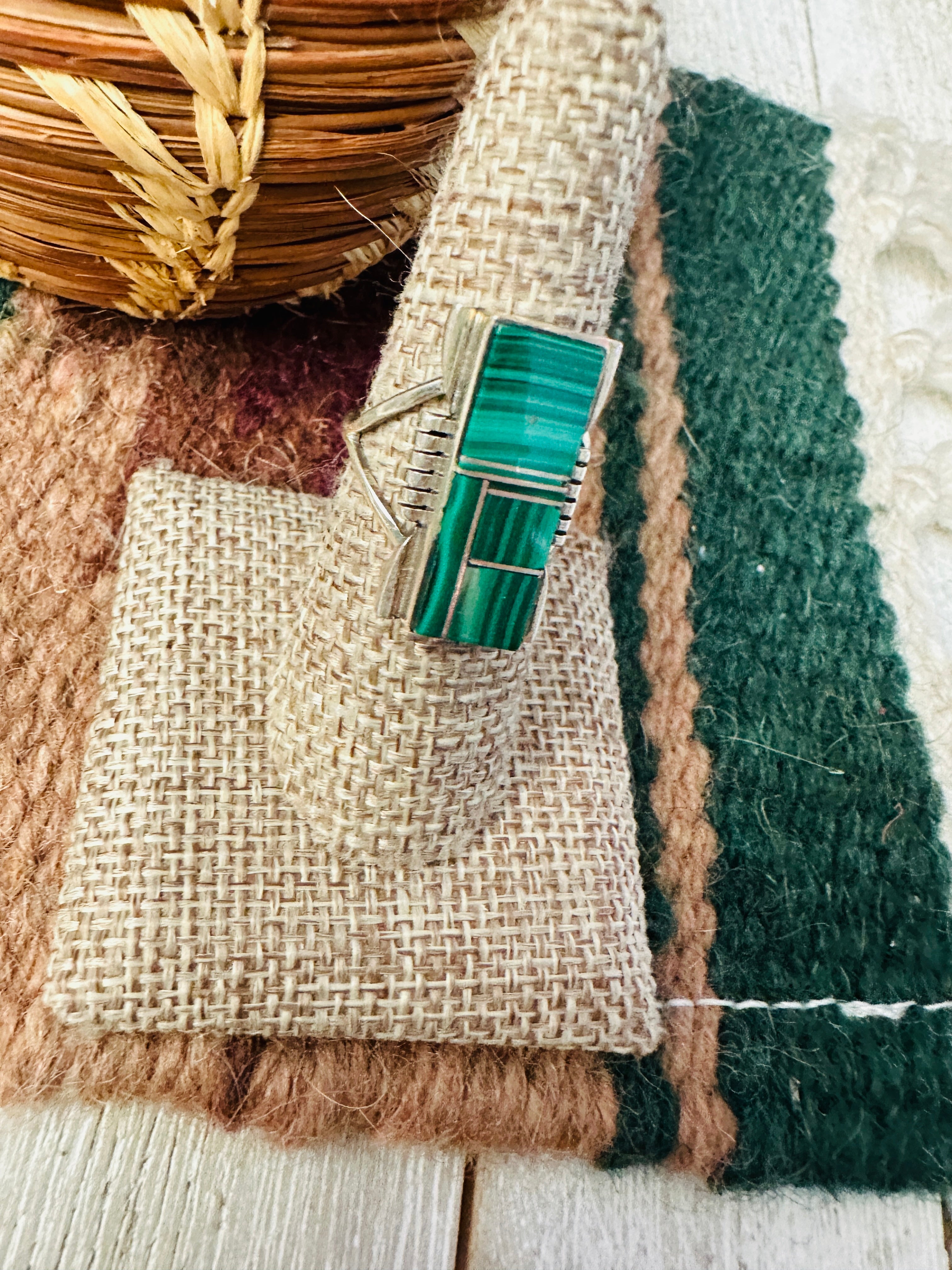 Old Pawn Handcrafted Malachite & Sterling Silver Inlay Ring Size 7.75