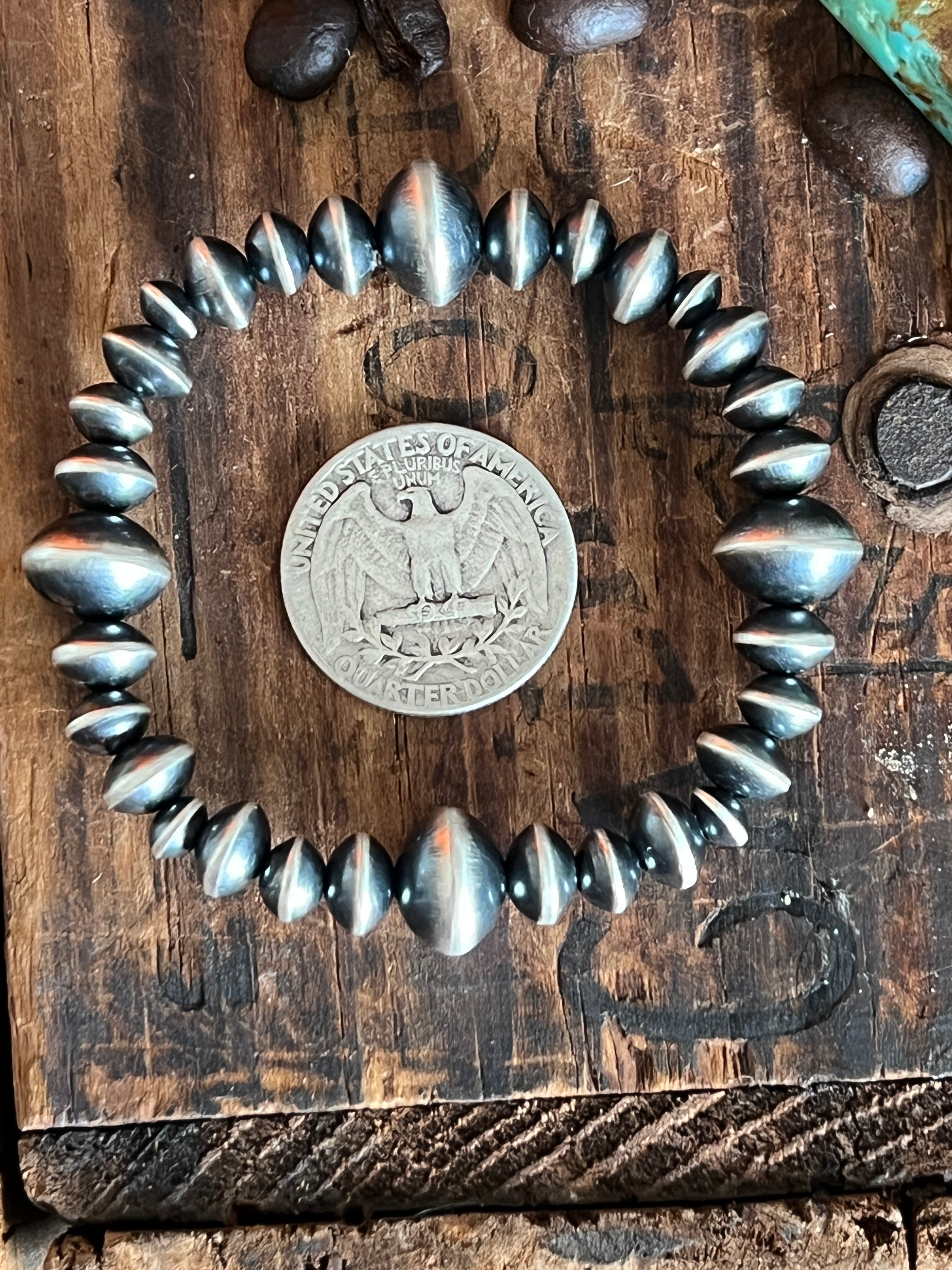 Vinita Cowboy Handcrafted Sterling Silver Saucer Pearl 5.7mm to 11.7mm Stretch Beaded Bracelet