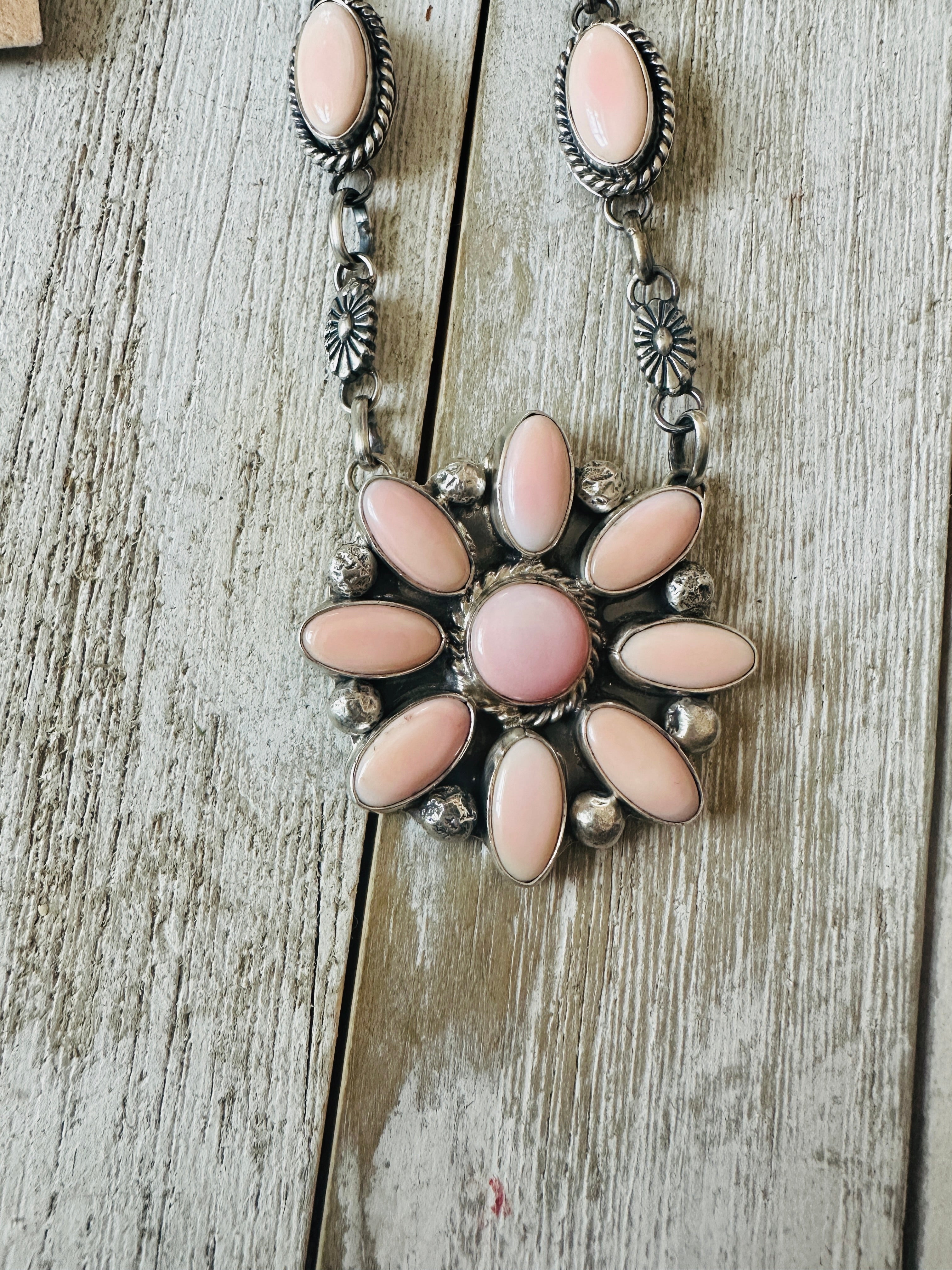 Navajo Queen Pink Conch & Sterling Silver Necklace Set