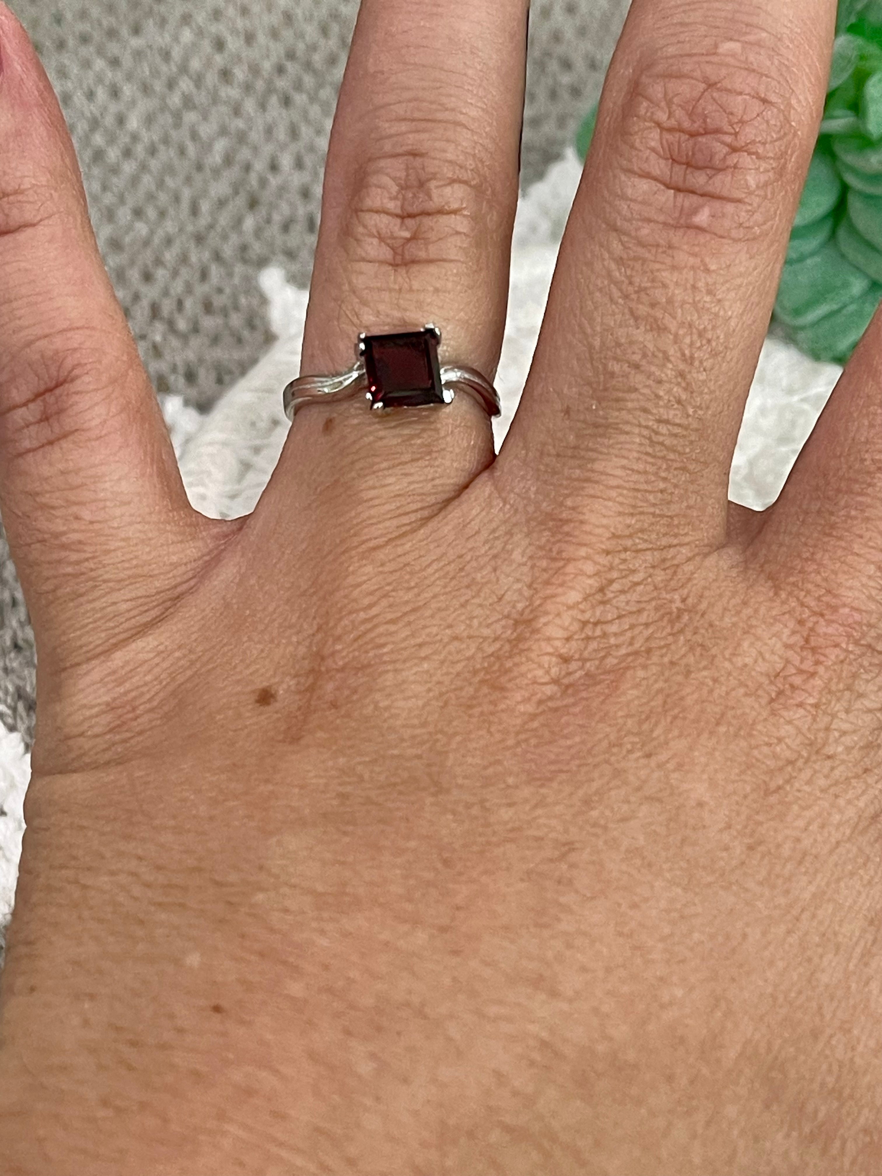 The Bijoux Vault Vintage Square Ring Sz 6