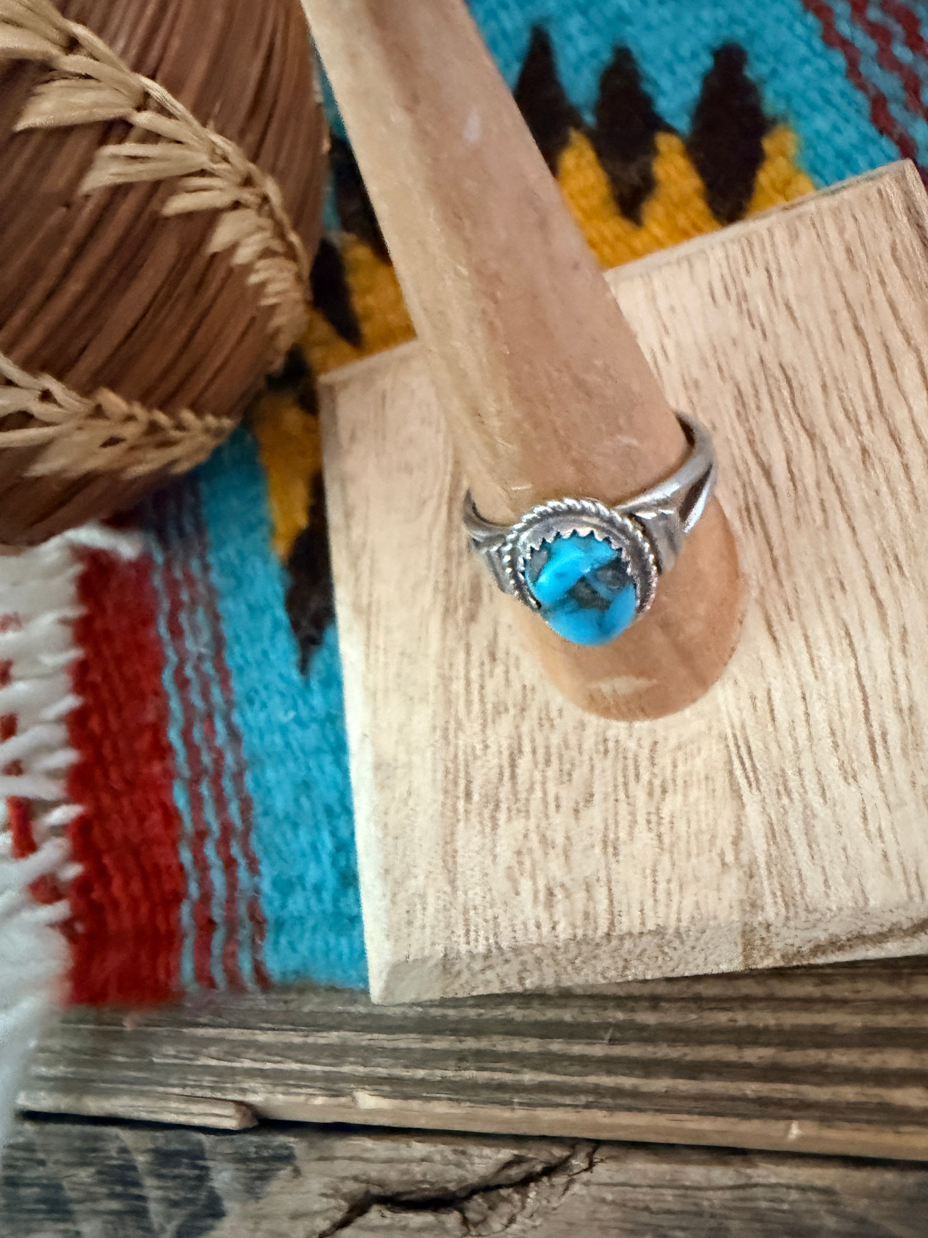 Old Pawn Handcrafted Turquoise & Sterling Silver Ring Size 9.25