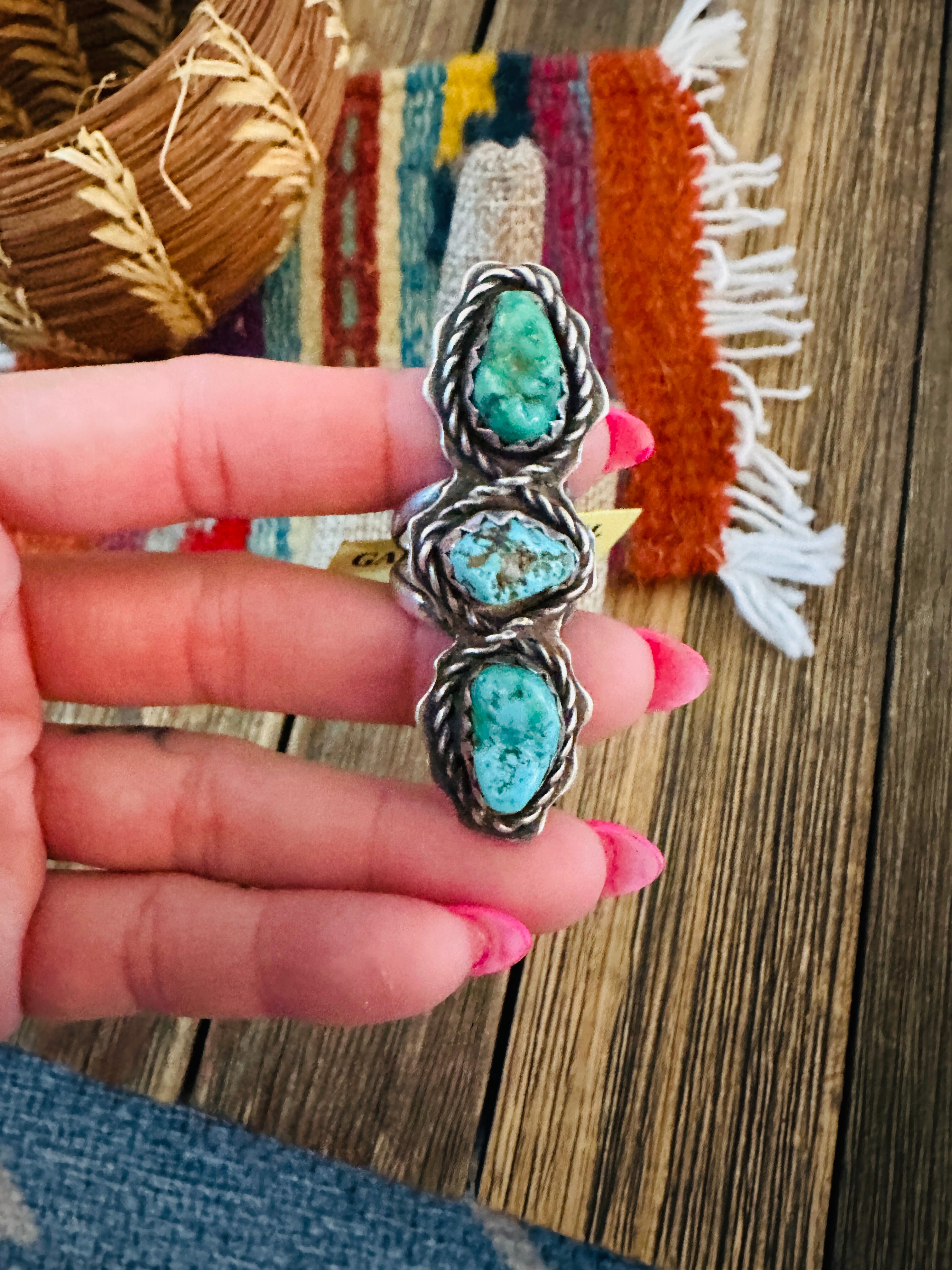 Old Pawn Handcrafted Turquoise & Sterling Silver Ring Size 6.25