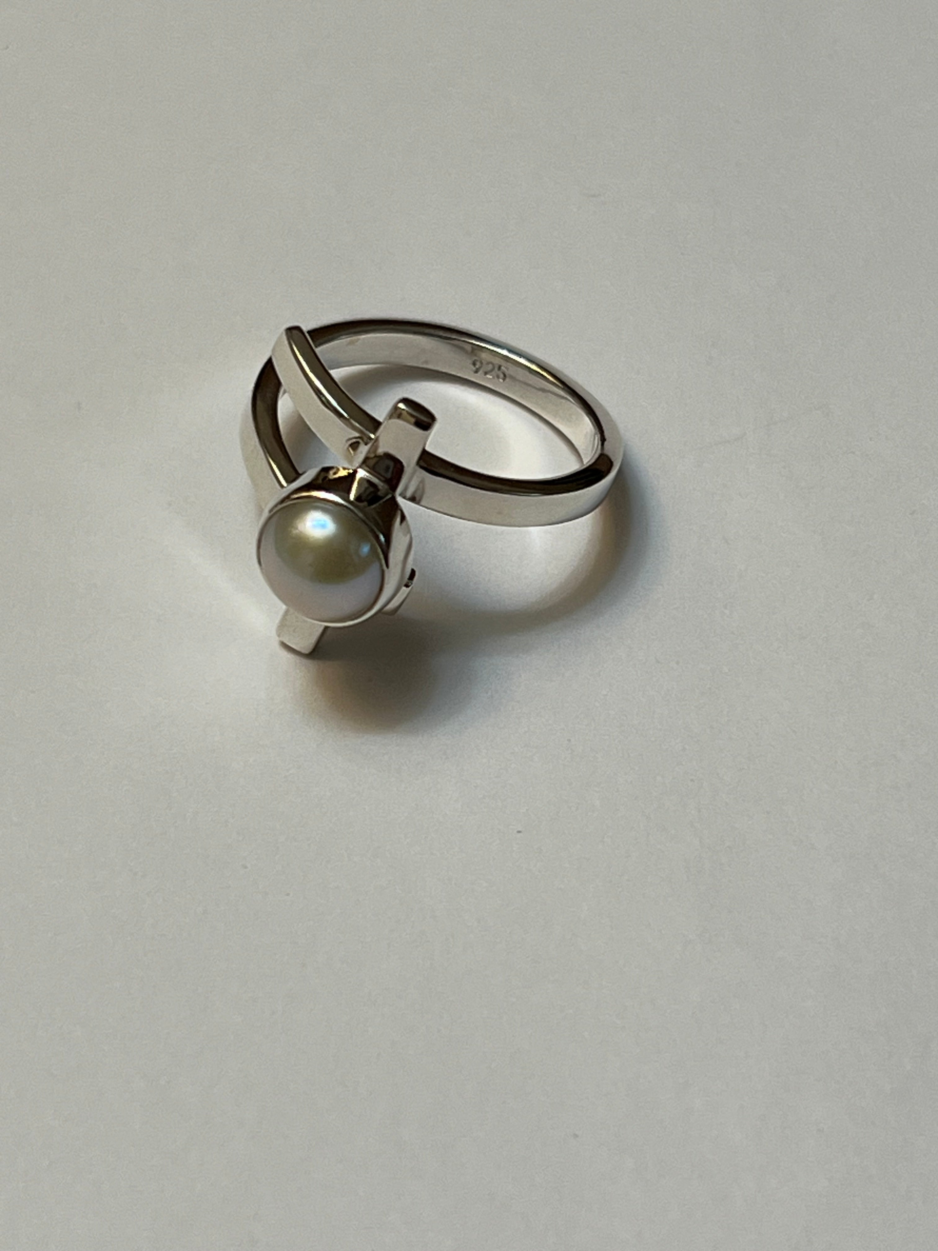 WRAP RING W/ PEARL CENTER