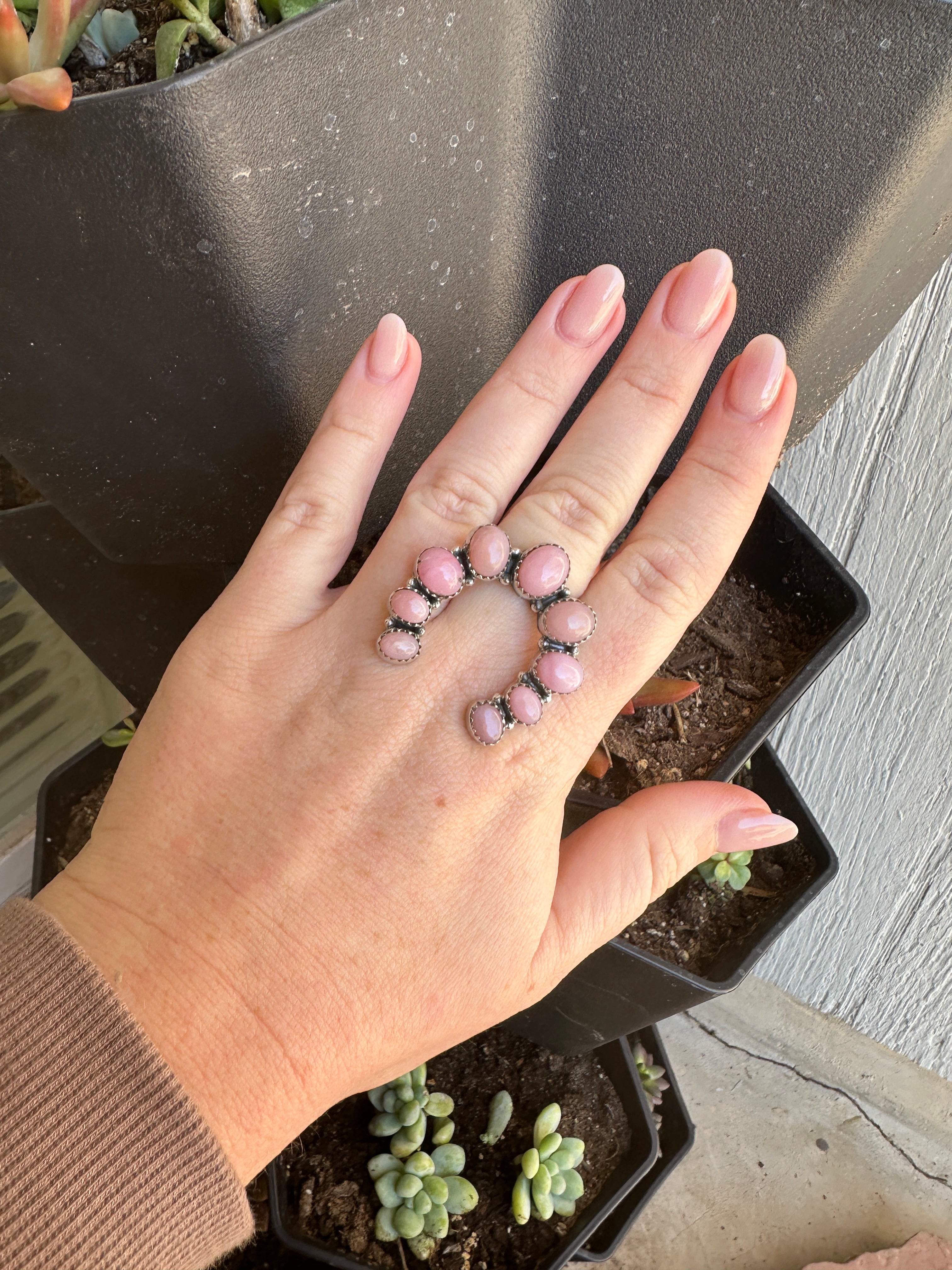 Beautiful Handmade Pink Conch And Sterling Silver Adjustable Naja Ring