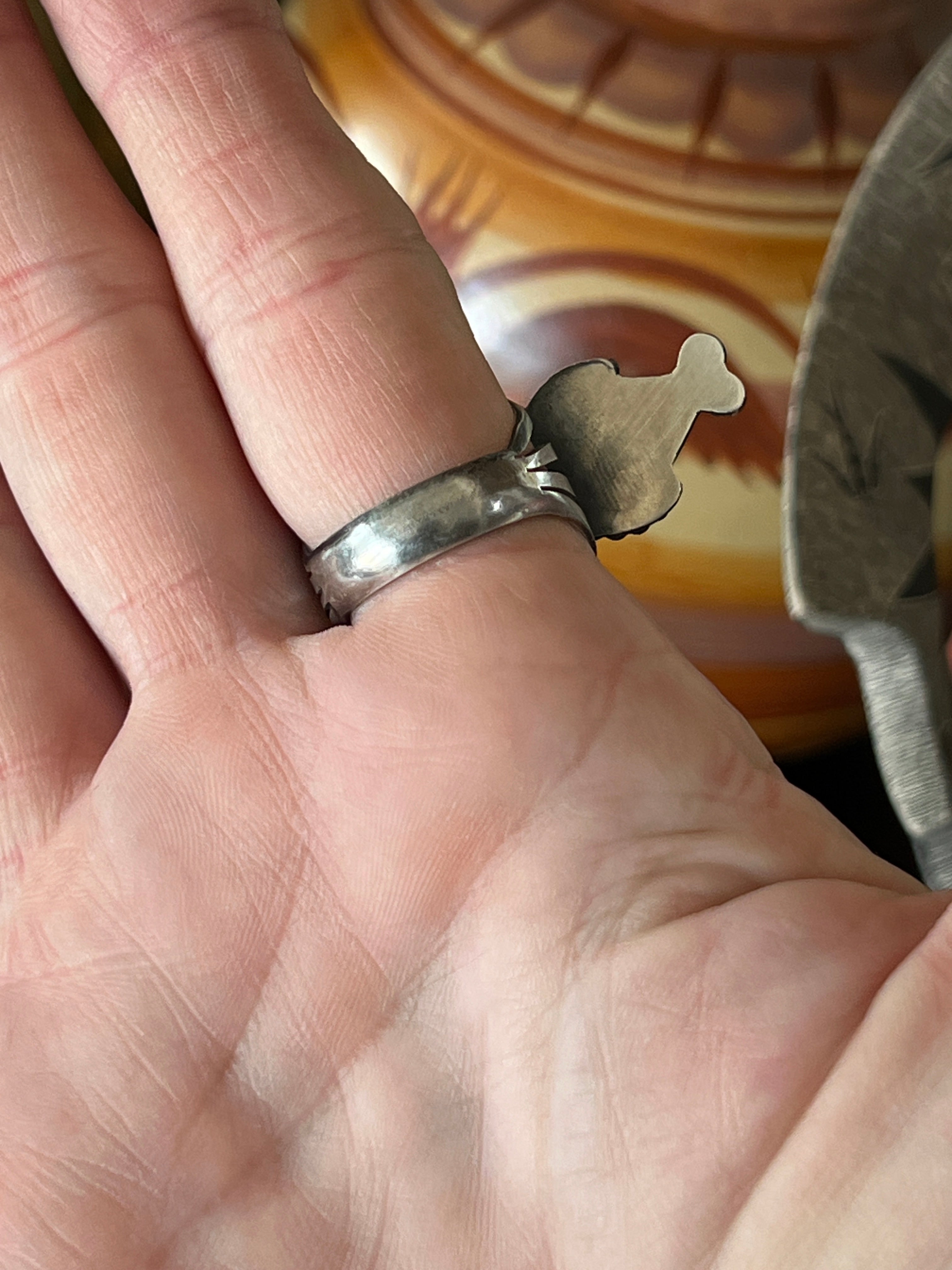 Apache Sterling Silver and Orange Spiny Oyster Shell 4 Direction Ring by Rosella Paxson, Size 10