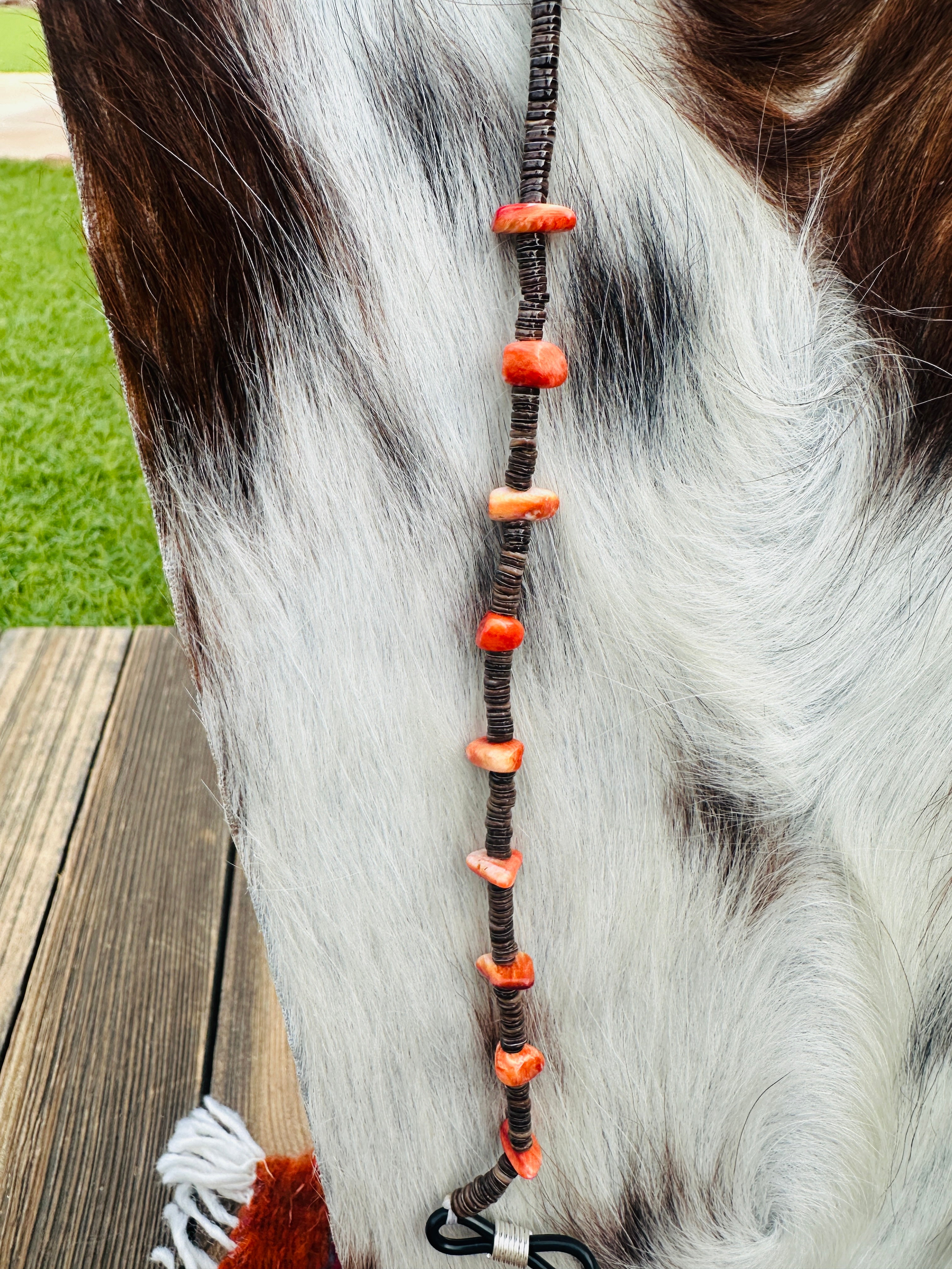 Handcrafted Spiny Oyster & Heishi Beaded Glasses Strap
