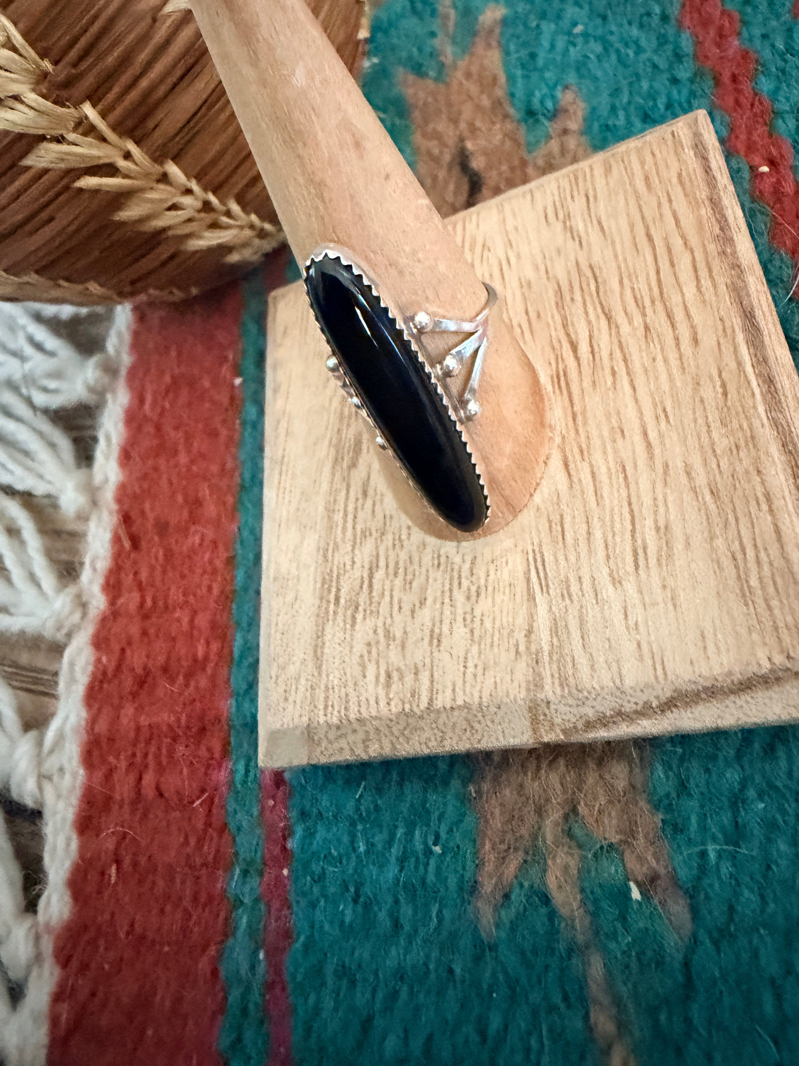 Old Pawn Handcrafted Onyx & Sterling Silver Ring Size 9