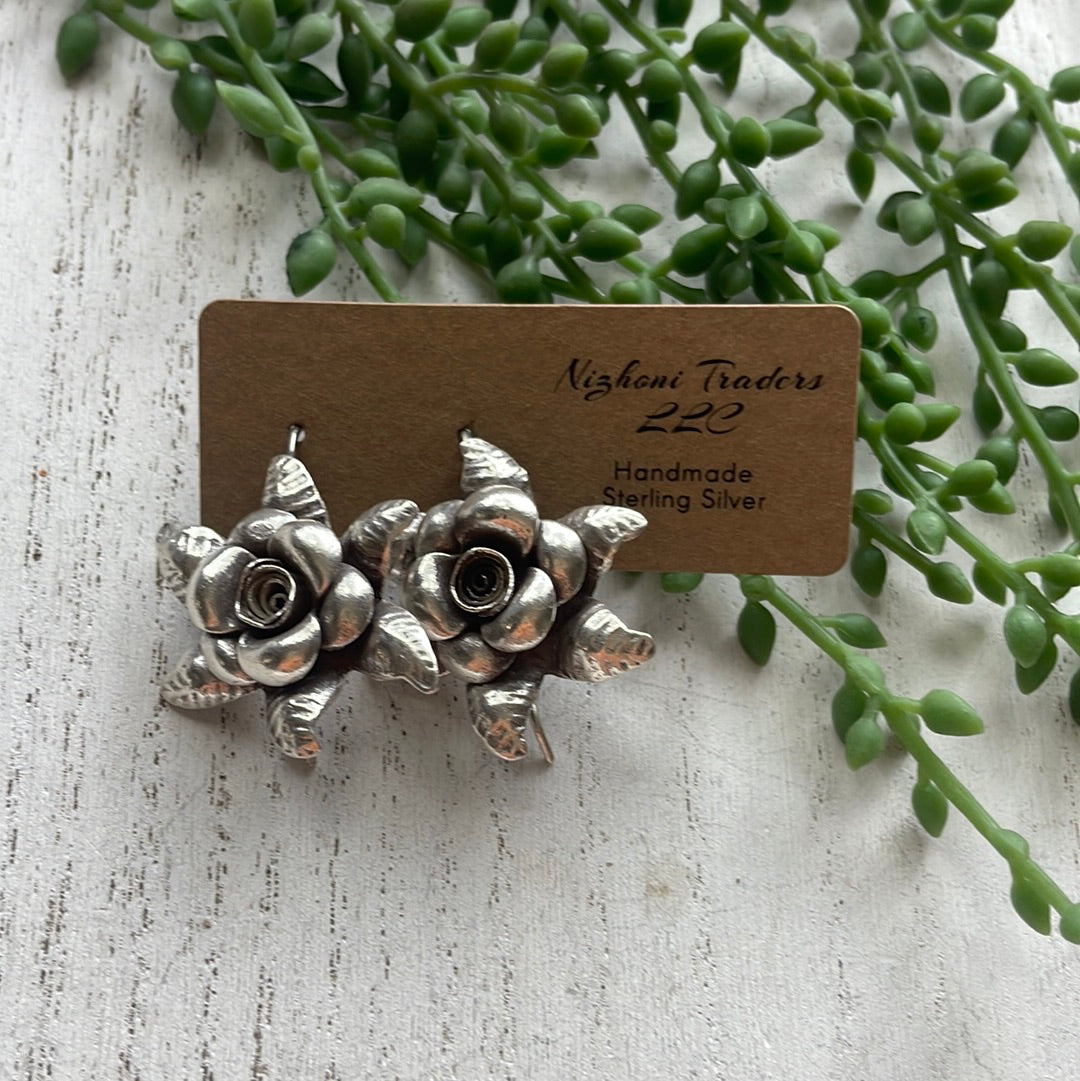 Nizhoni Handmade Sterling Silver Sun Flower Dangle Earrings