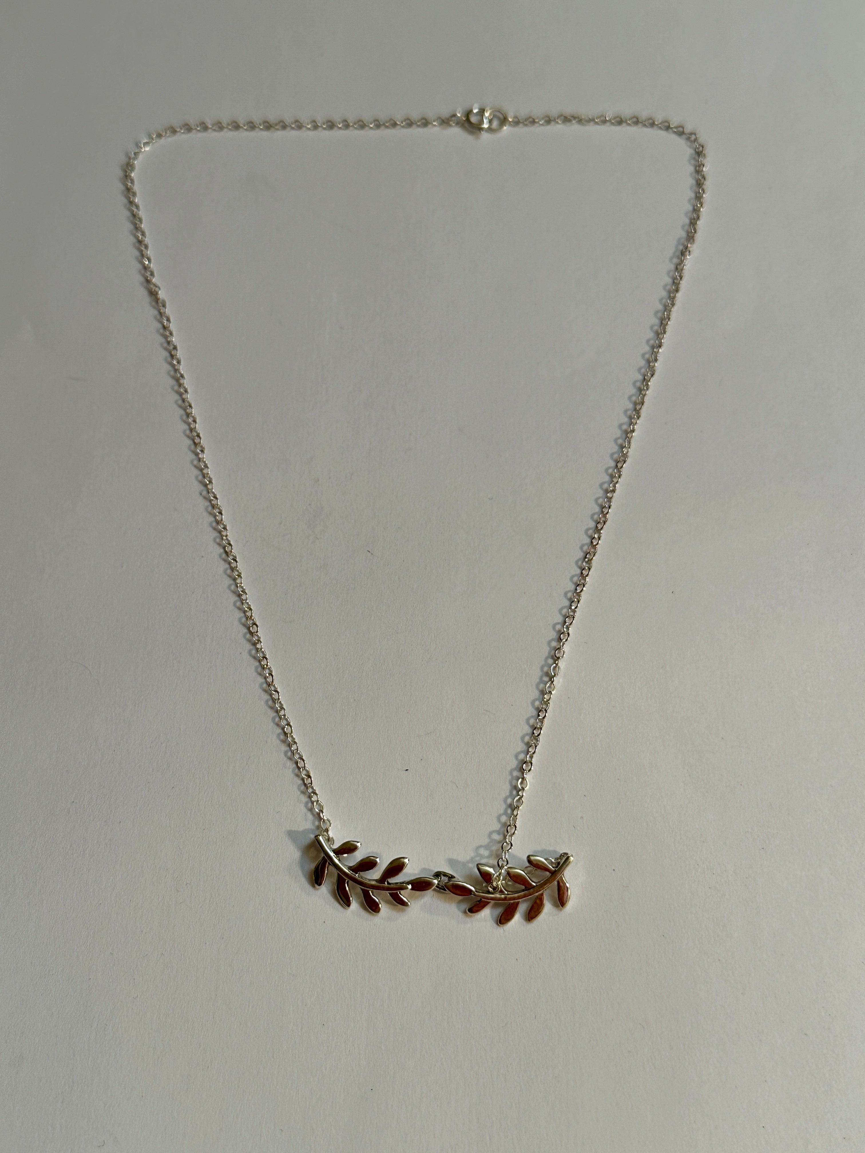 Double Laurel Necklace