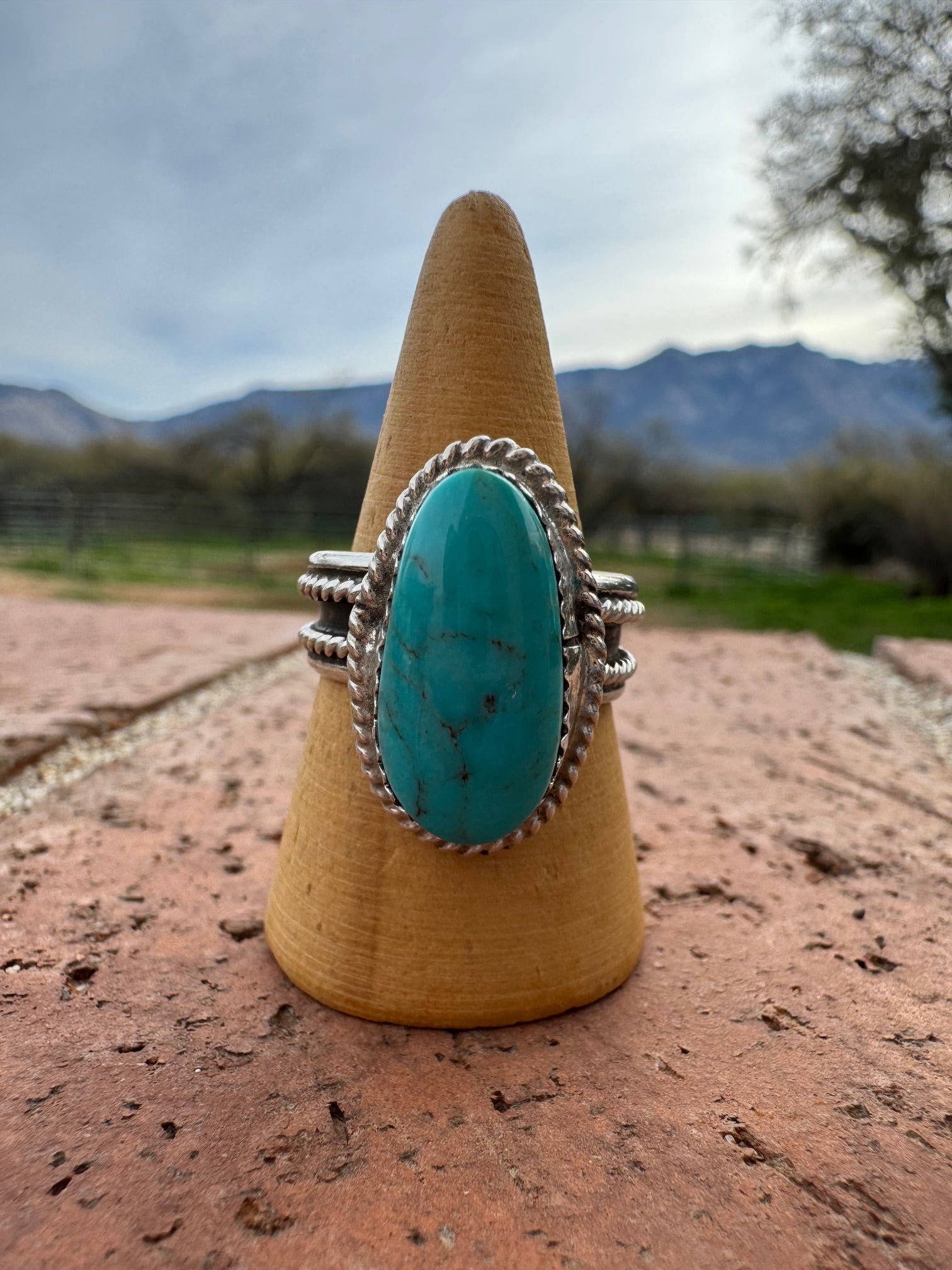 Handcrafted Oval Kingman Turquoise & Sterling Silver Ring size 10.5