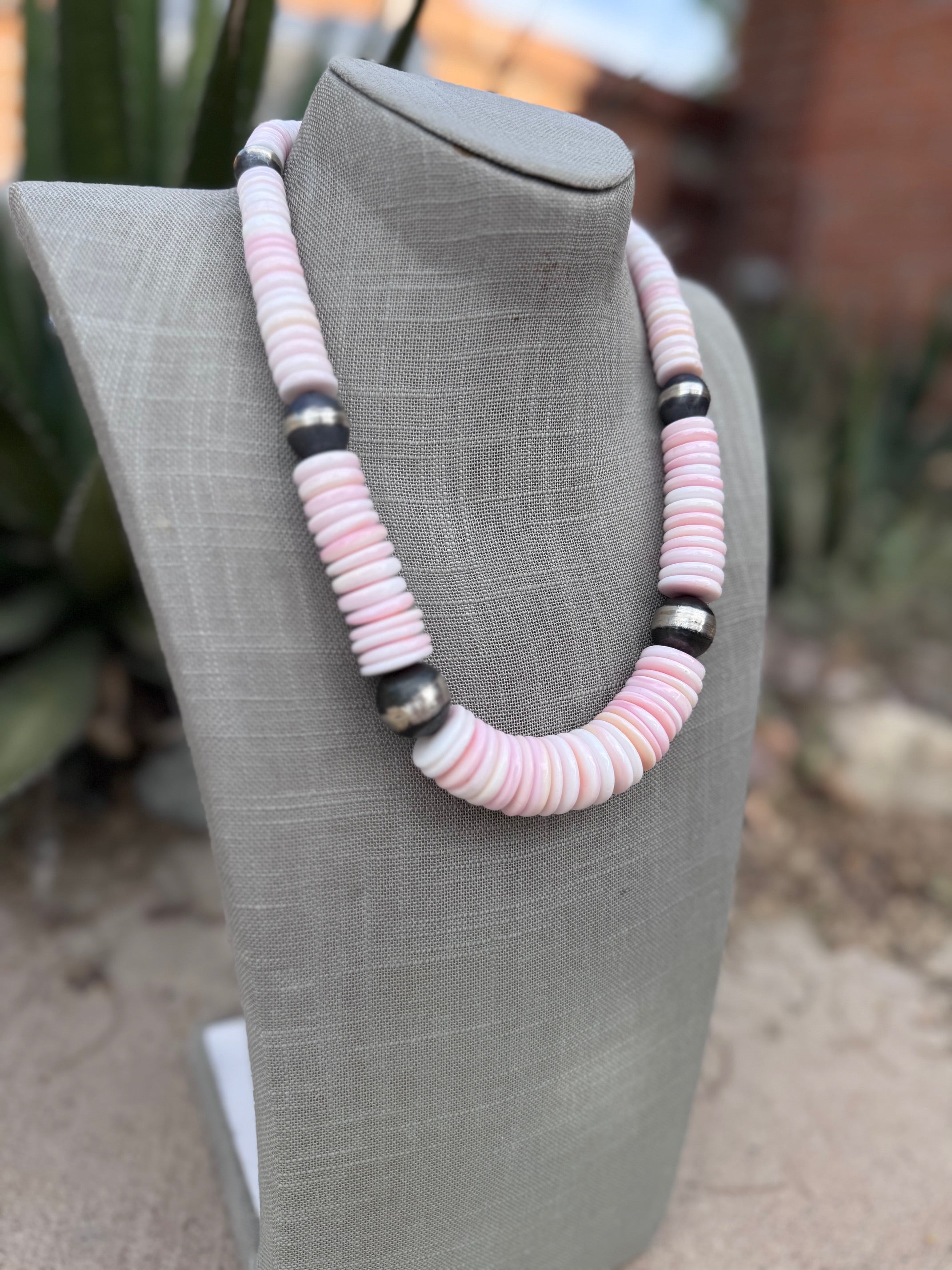 Handcrafted Queen Pink Conch & Sterling Silver Pearl 12-18mm Beaded Necklace 20"