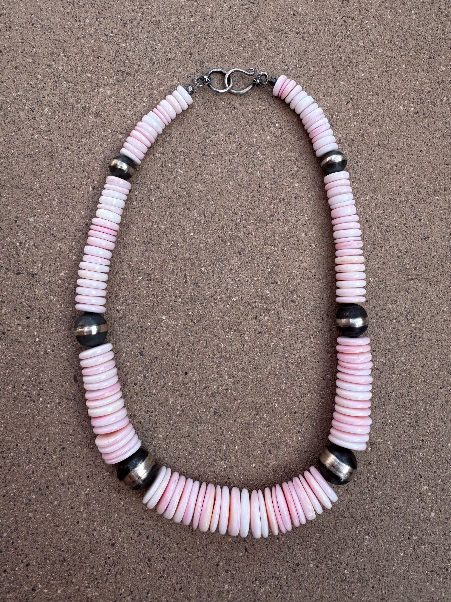 Handcrafted Queen Pink Conch & Sterling Silver Pearl 12-18mm Beaded Necklace 20"