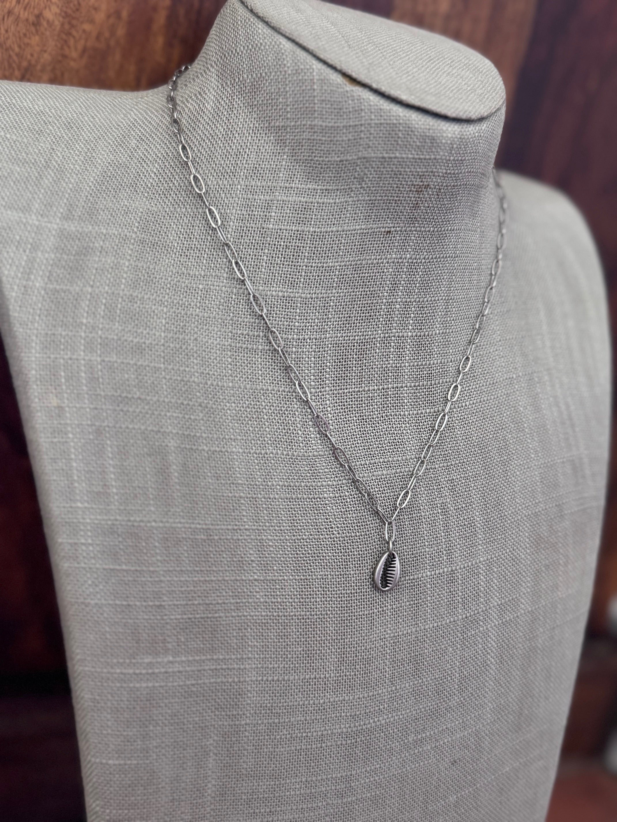 Handmade Silver Plated Cowrie Shell Pendant Chain Necklace 15"-18"