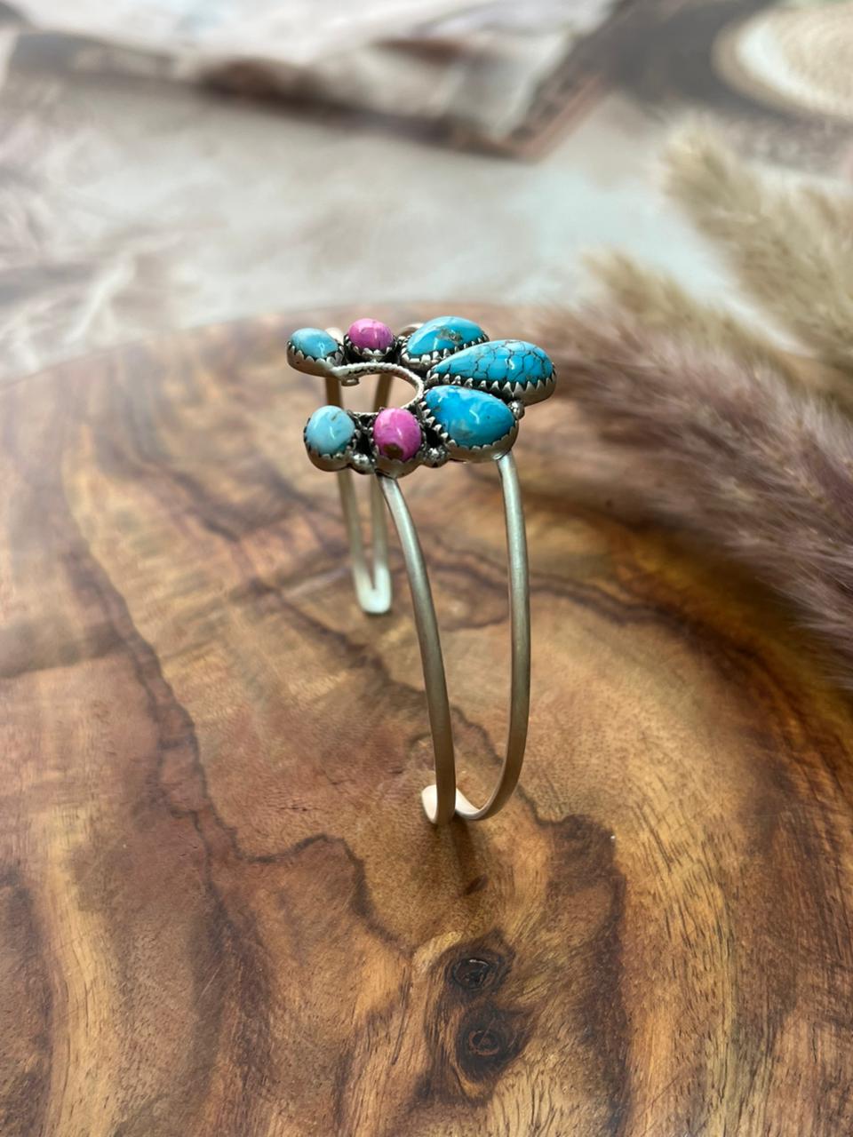 Handmade Sterling Silver Sierra Bella Turquoise with Cotton Candy Collection: Naja Cuff Bracelet "Signed Nizhoni" (8)