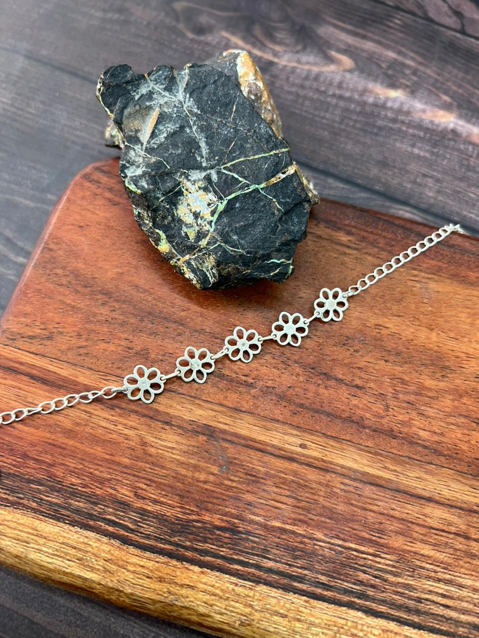 Handmade Sterling Silver Flower Collection: Kingman Turquoise Chain Bracelet