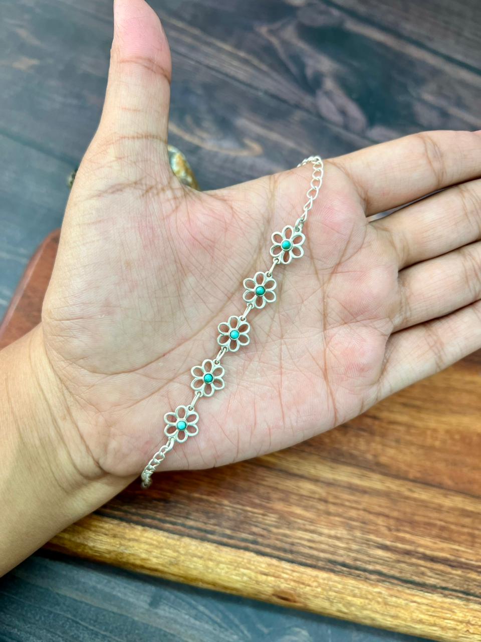 Handmade Sterling Silver Flower Collection: Kingman Turquoise Chain Bracelet