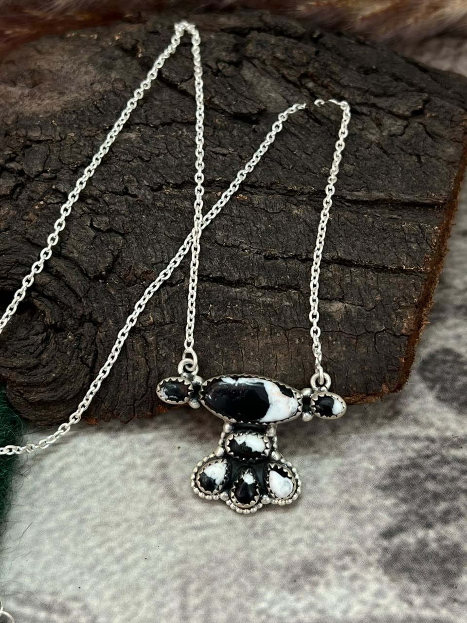 Handmade Sterling Silver White Buffalo Necklace Signed Nizhoni